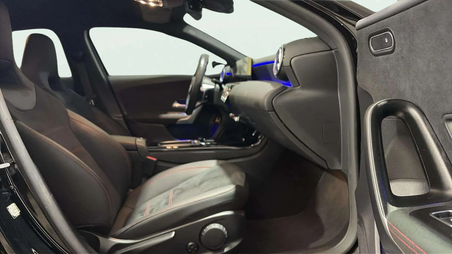 Mercedes-Benz Clase A A 250 e con tecnología híbrida EQ - foto 14