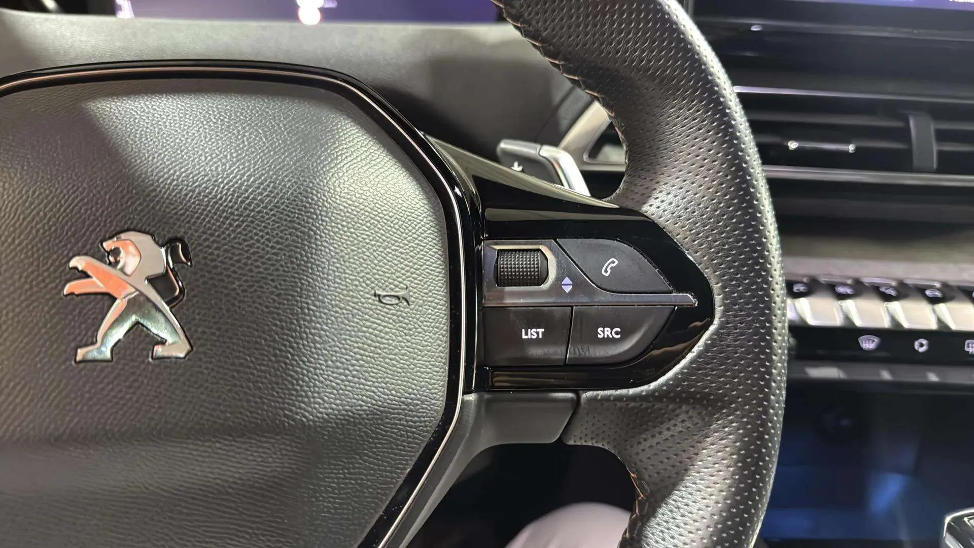 Peugeot 3008 1.5 BlueHDi GT EAT8 - foto 17