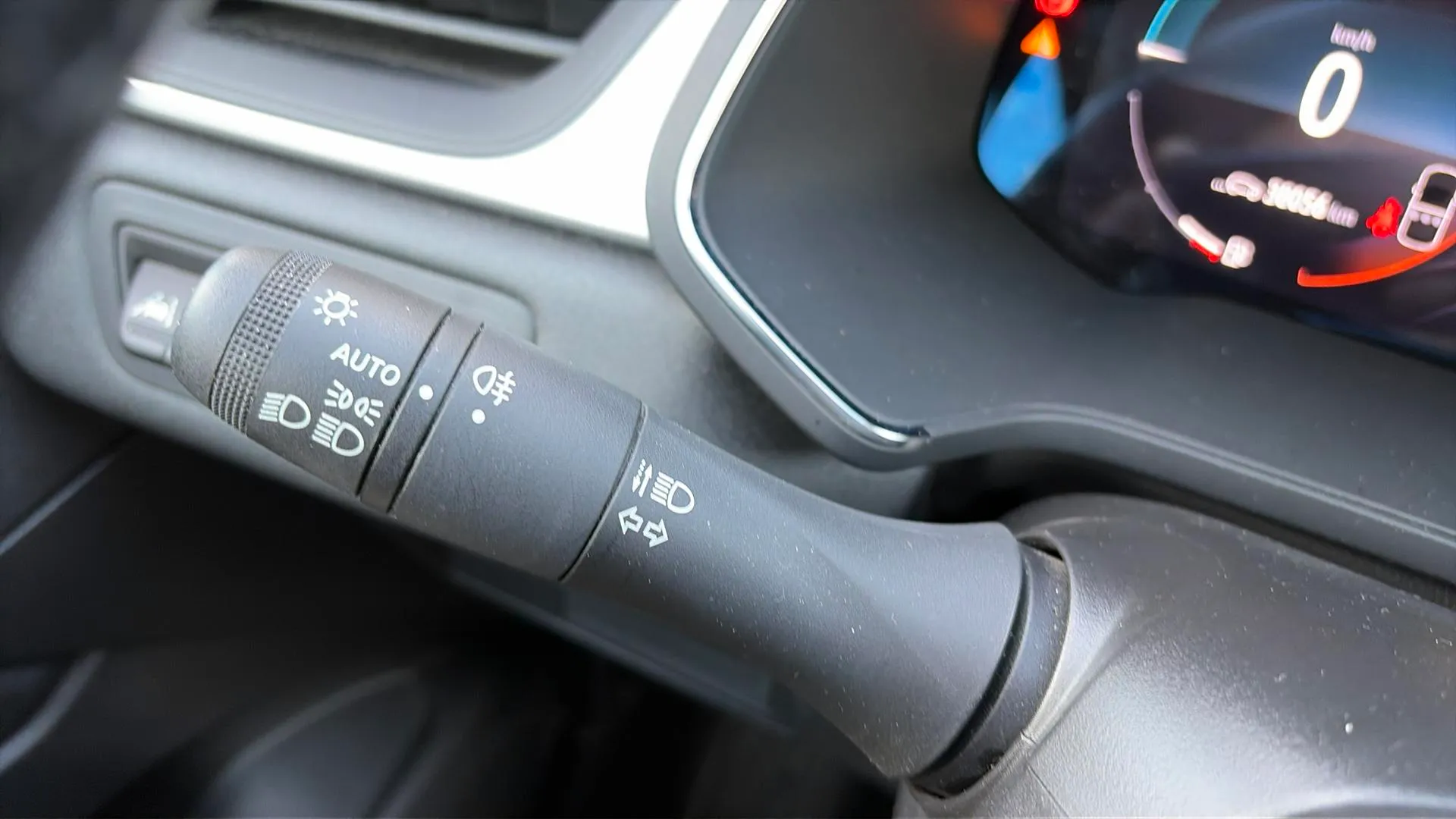 Renault Captur Intens E-Tech híbrido enchufable - foto 20