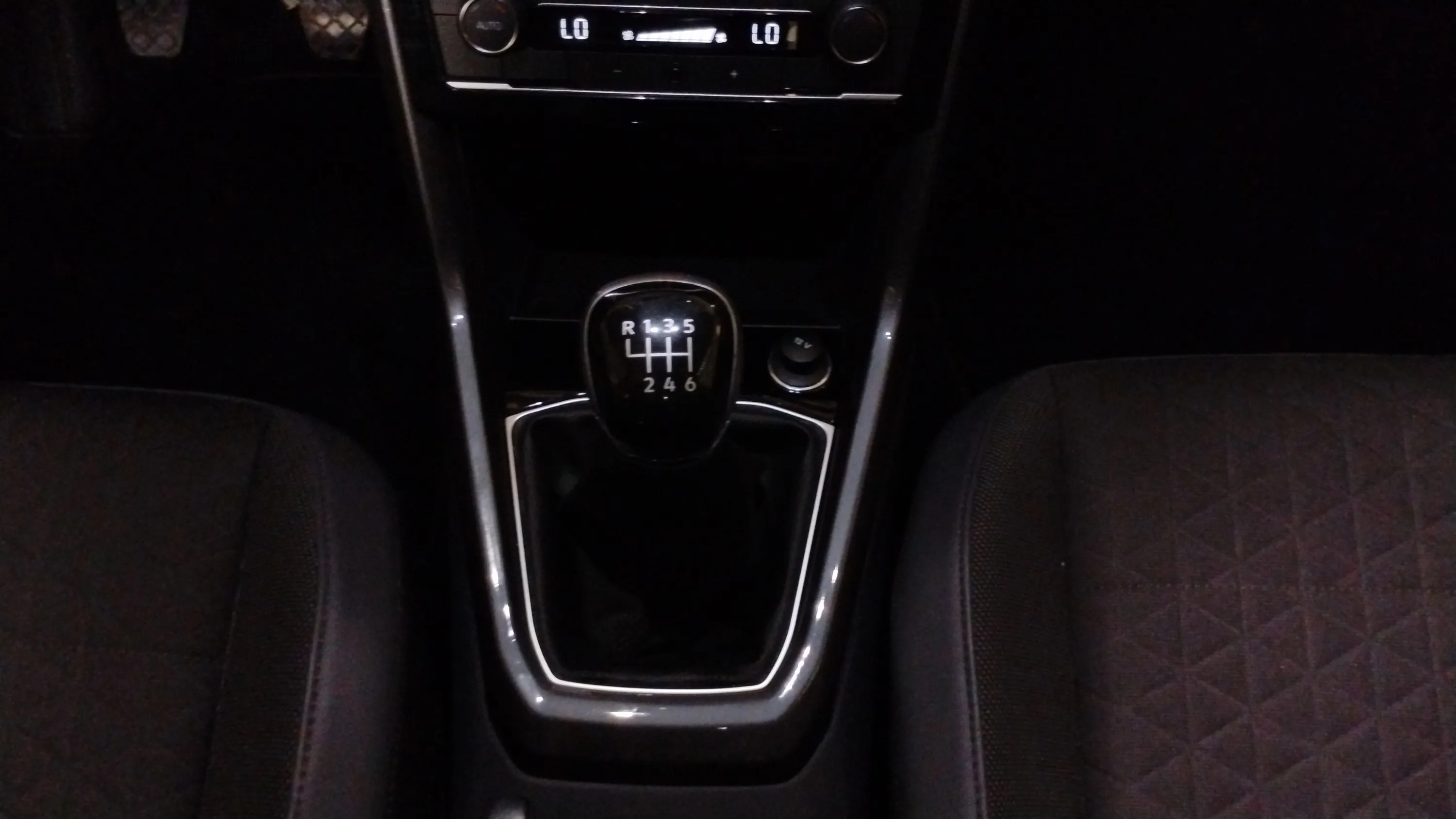 Volkswagen T-Cross Advance 1.0 TSI - foto 10