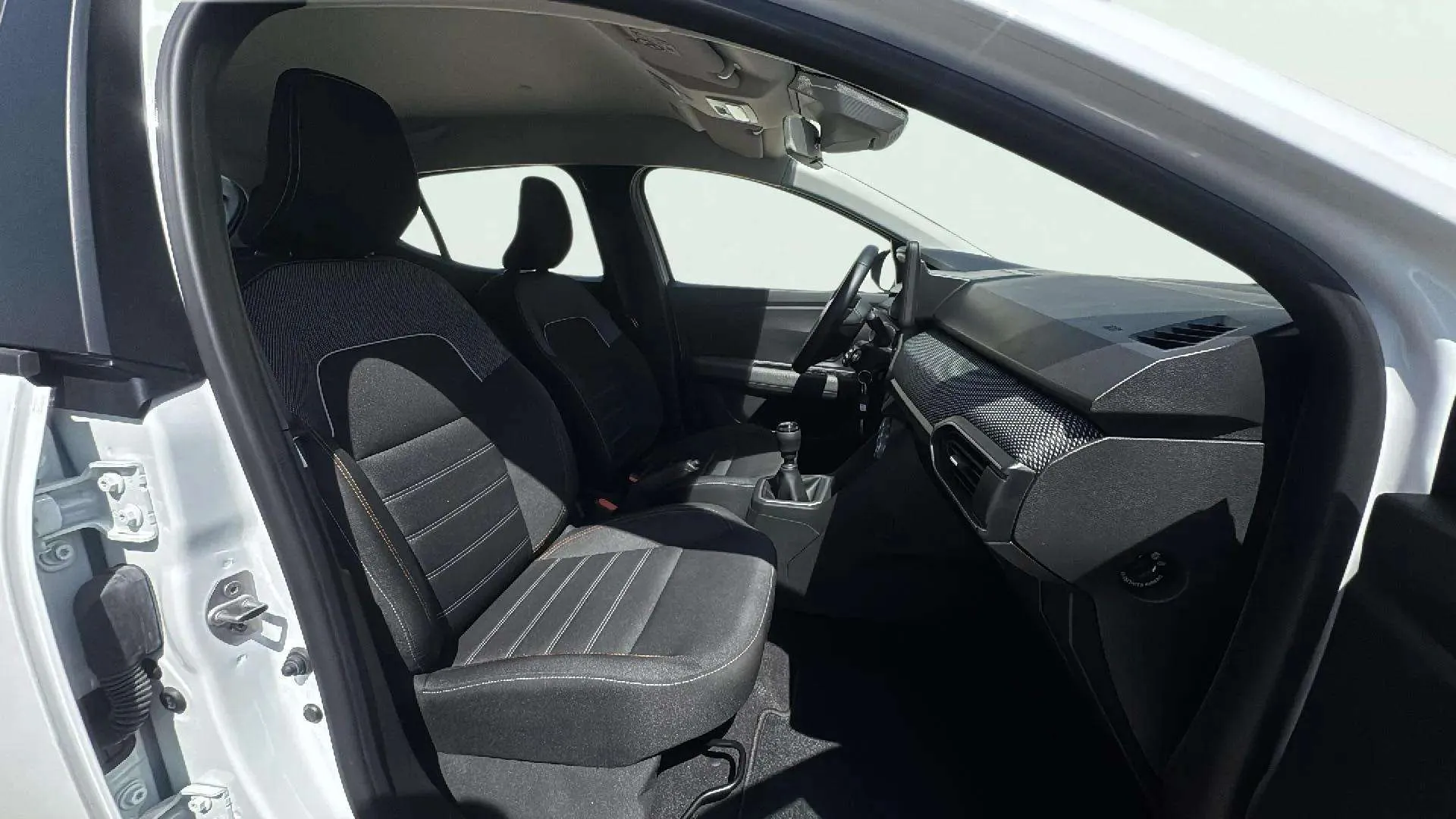 Dacia Sandero Stepway Essential ECO-G 120 - foto 18