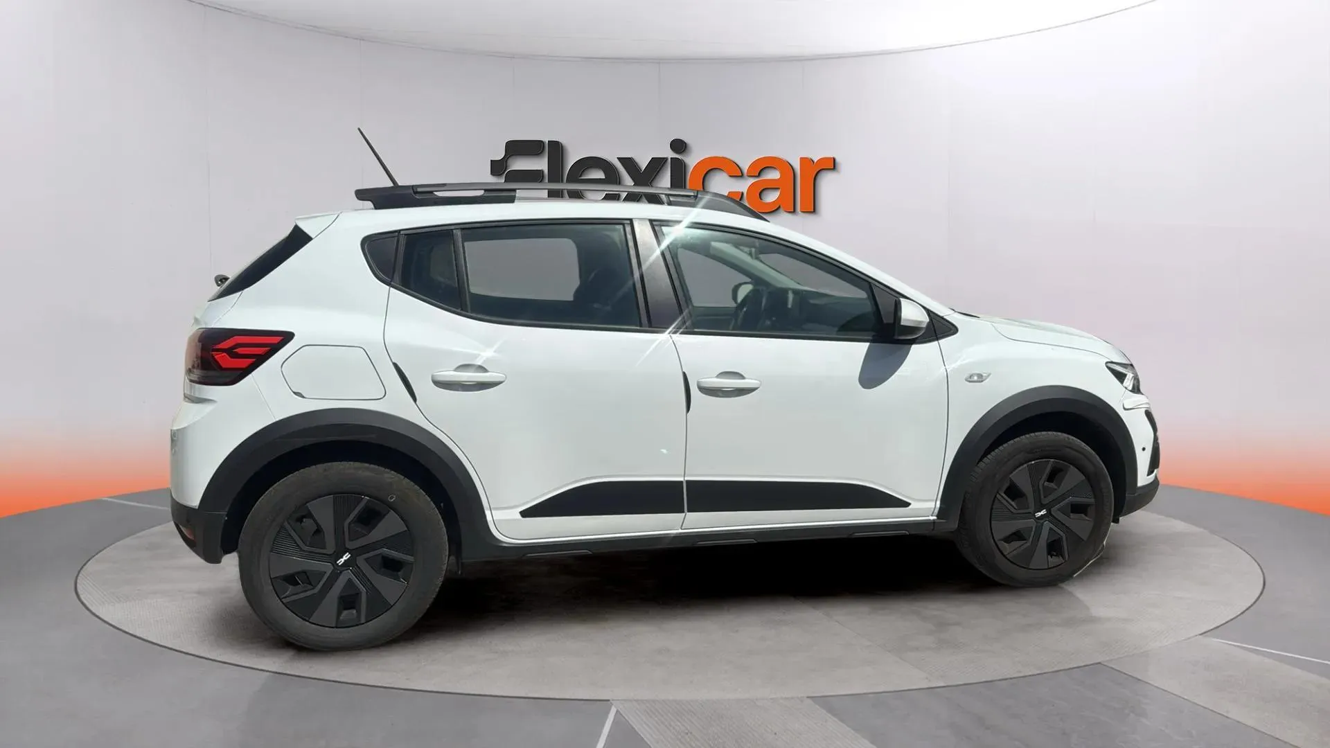 Dacia Sandero Stepway Essential ECO-G 120 - foto 6