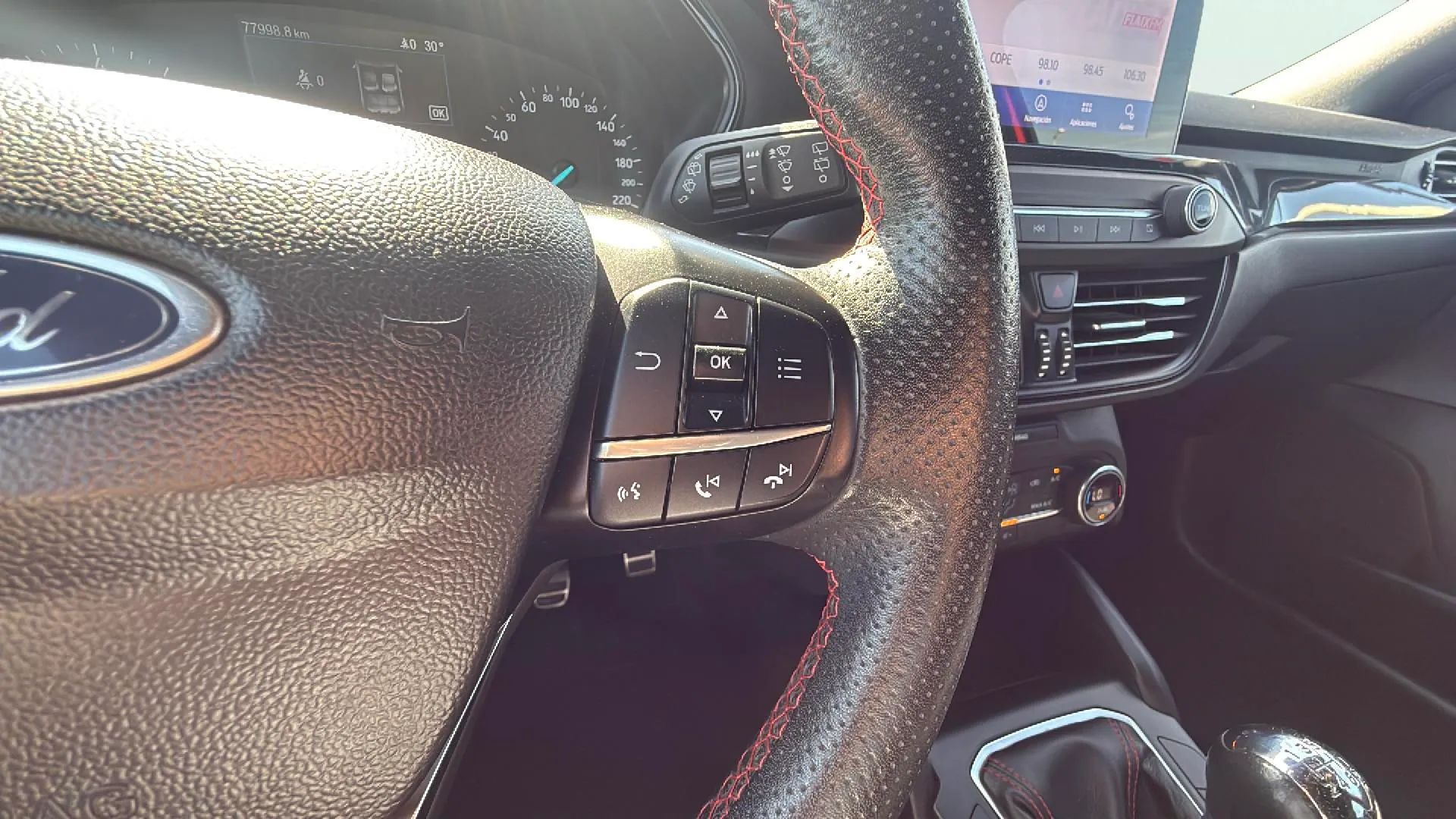 Ford Focus 1.0 EcoBoost MHEV Active - foto 24