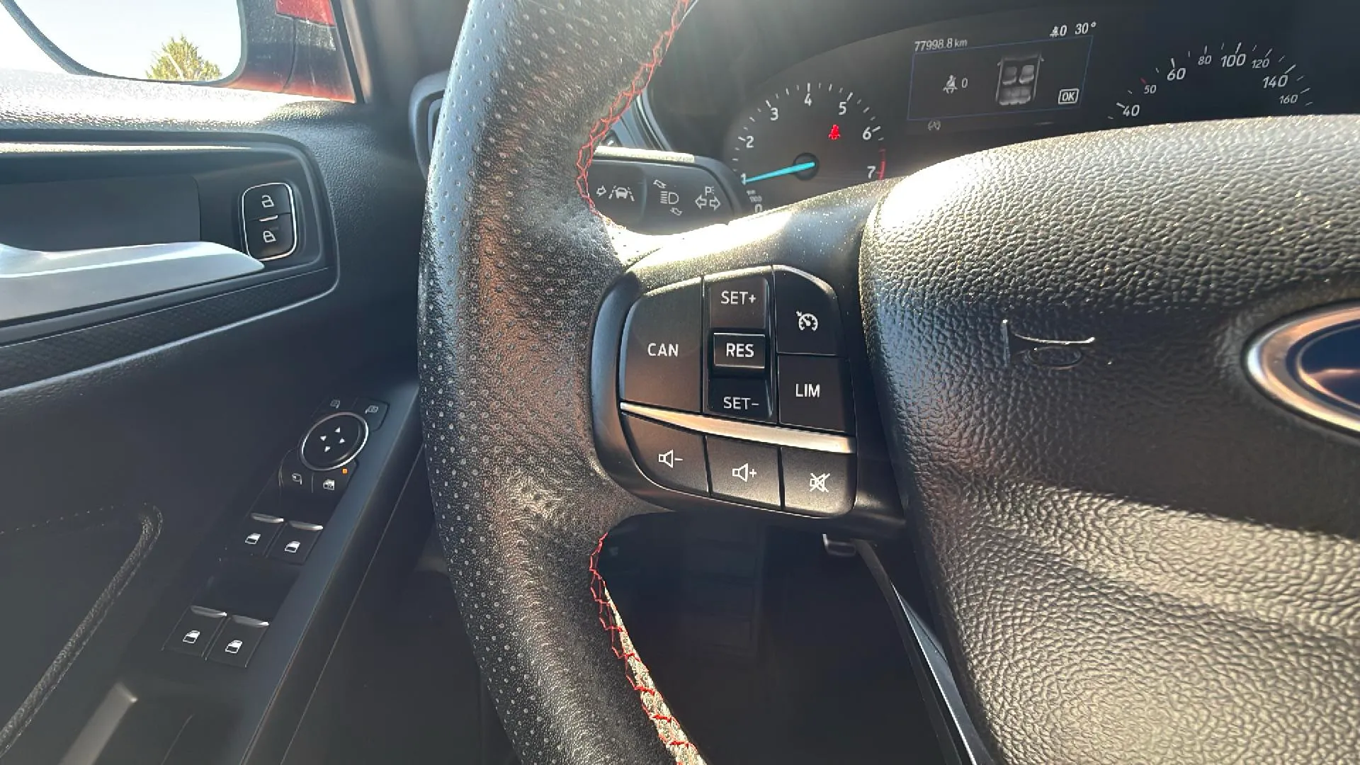 Ford Focus 1.0 EcoBoost MHEV Active - foto 22