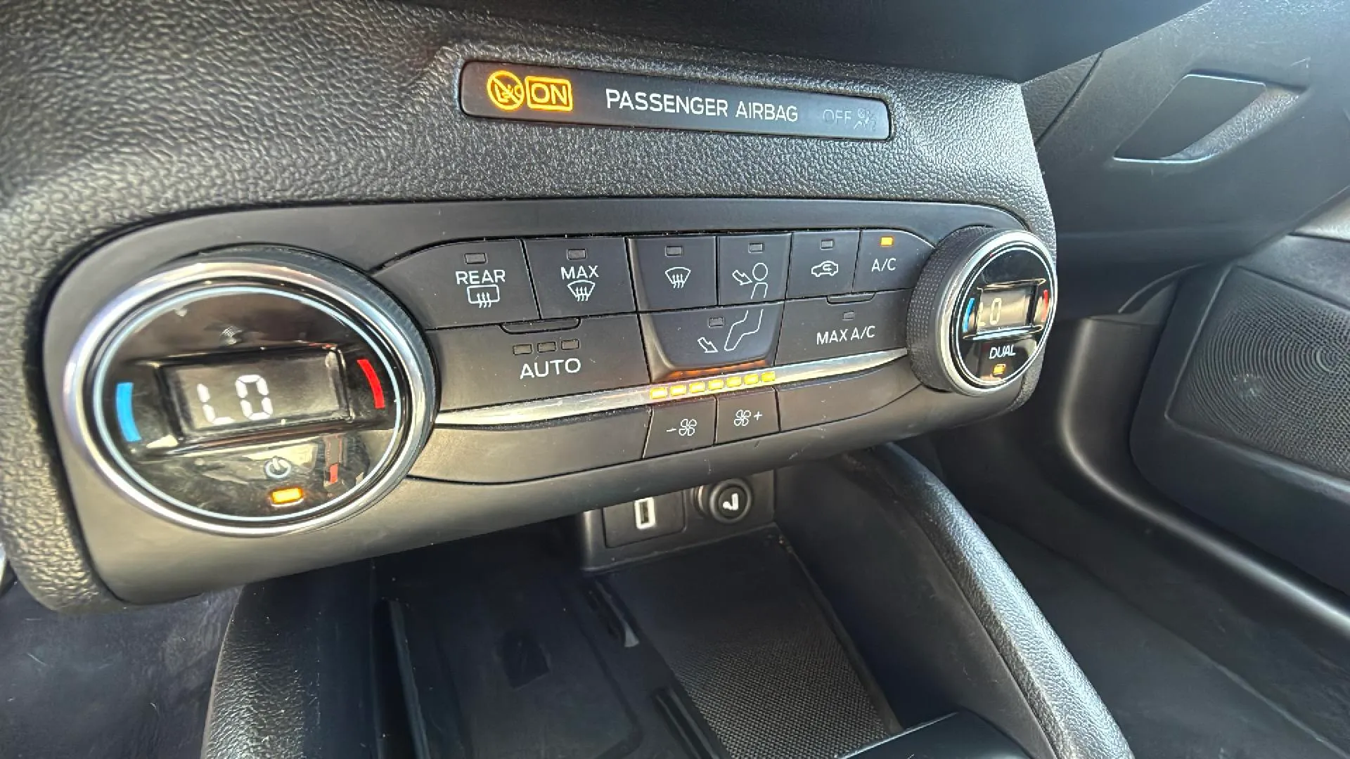 Ford Focus 1.0 EcoBoost MHEV Active - foto 21