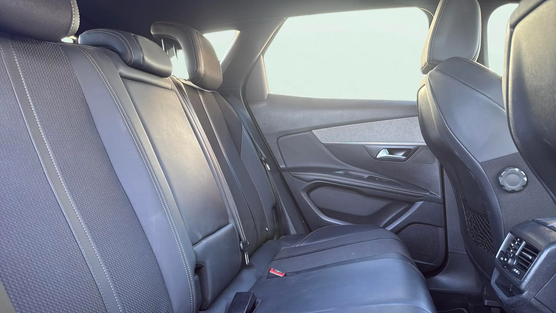 Peugeot 3008 1.5 BlueHDi GT EAT8 - foto 17