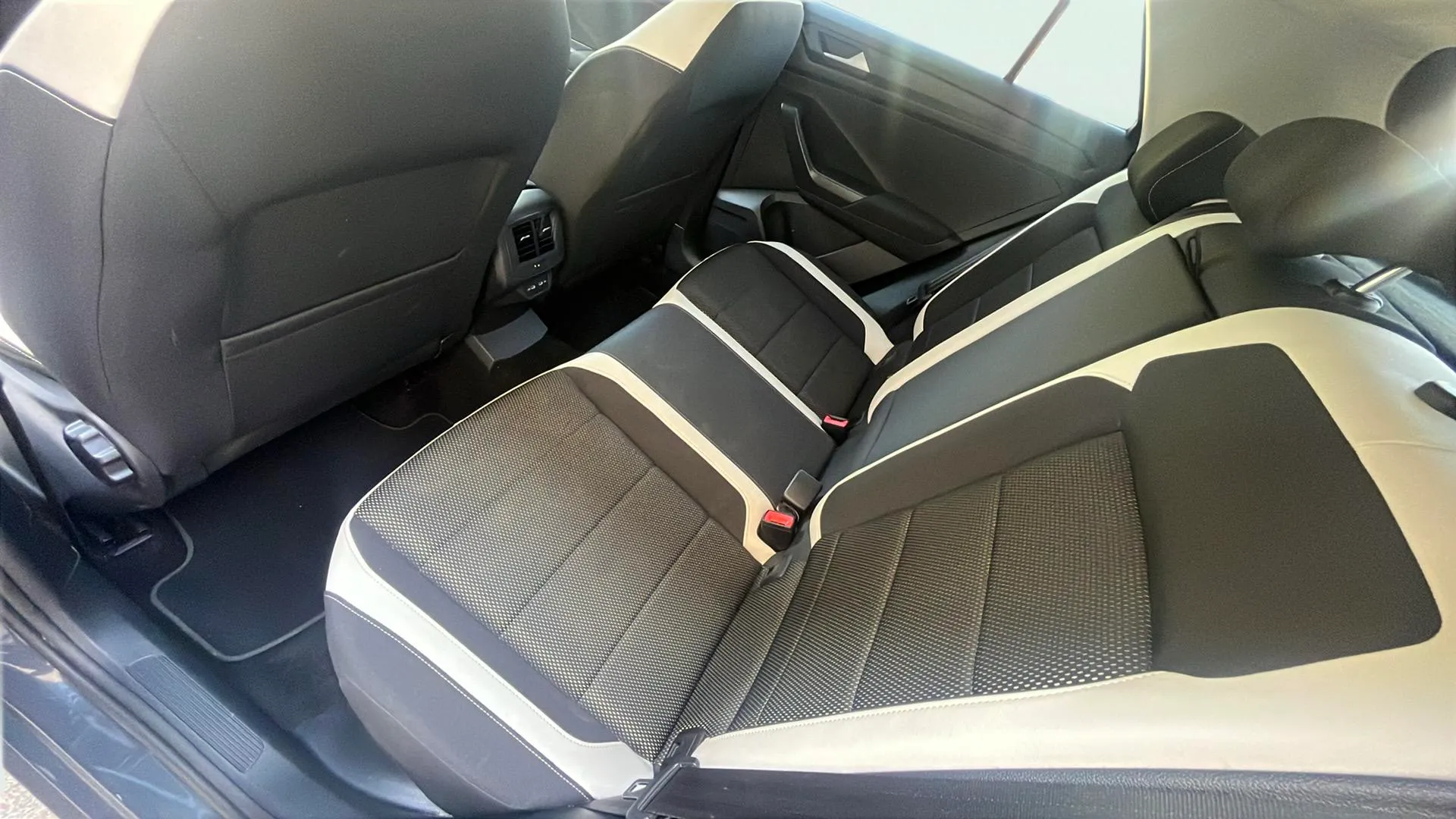 Volkswagen T-Roc Advance R-Line 2.0 TDI DSG - foto 17