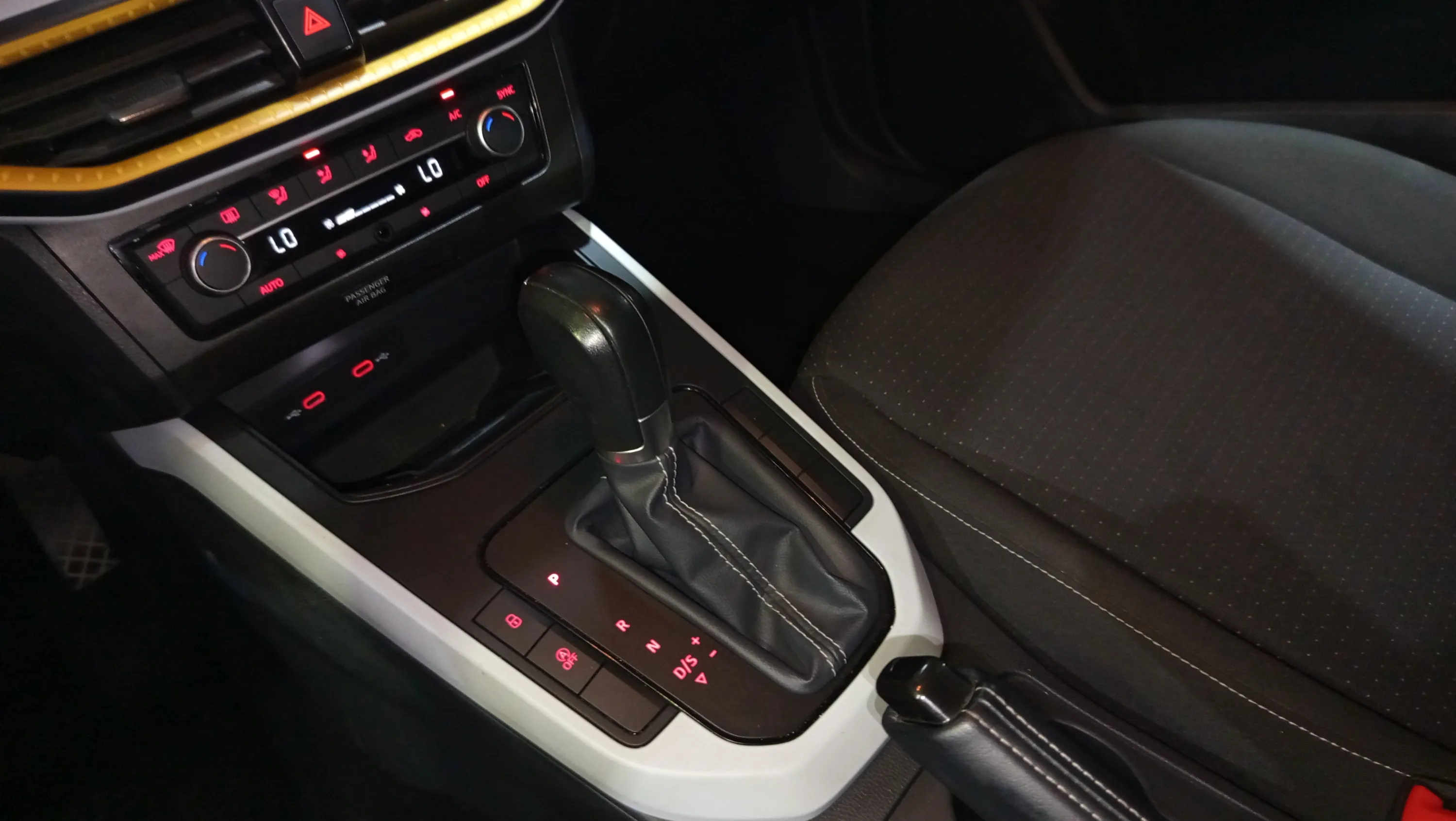 SEAT Arona 1.0 TSI DSG FR XL - foto 11