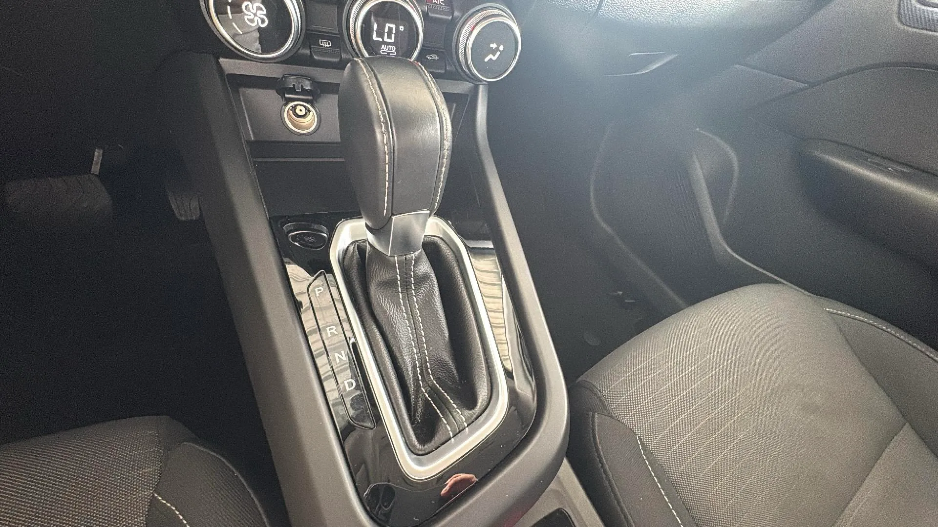 Renault Arkana Evolution TCe EDC mild hybr - foto 25