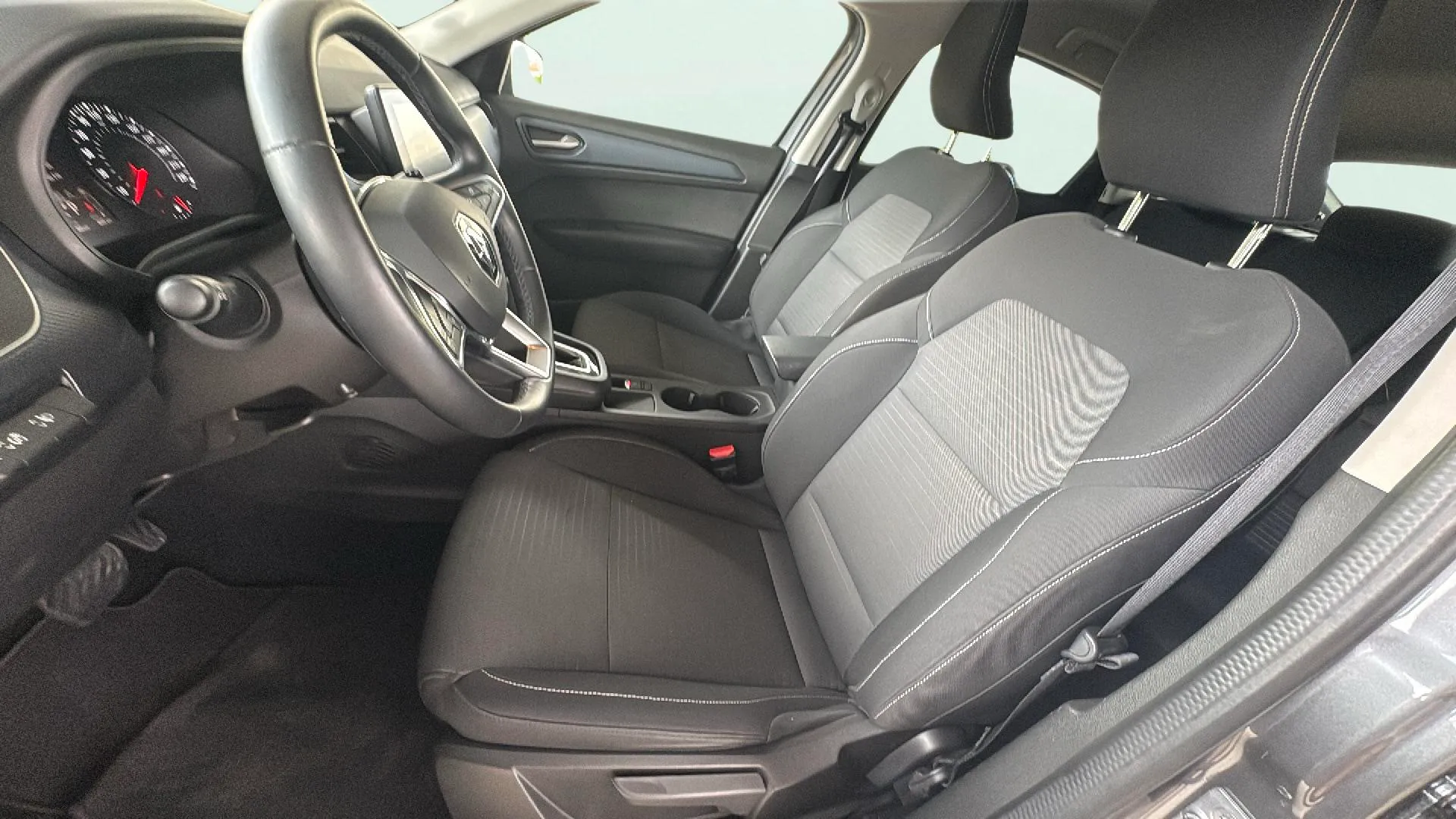 Renault Arkana Evolution TCe EDC mild hybr - foto 28