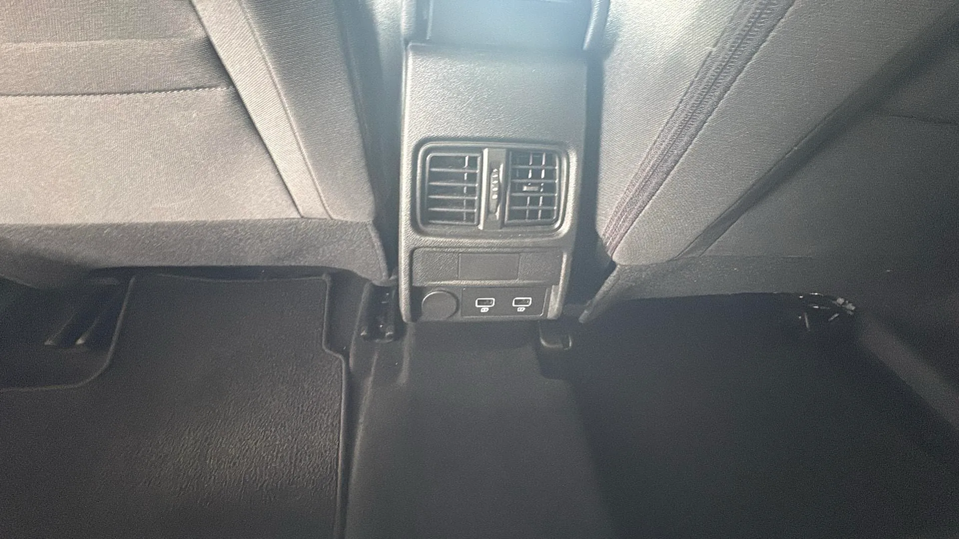 Renault Arkana Evolution TCe EDC mild hybr - foto 29