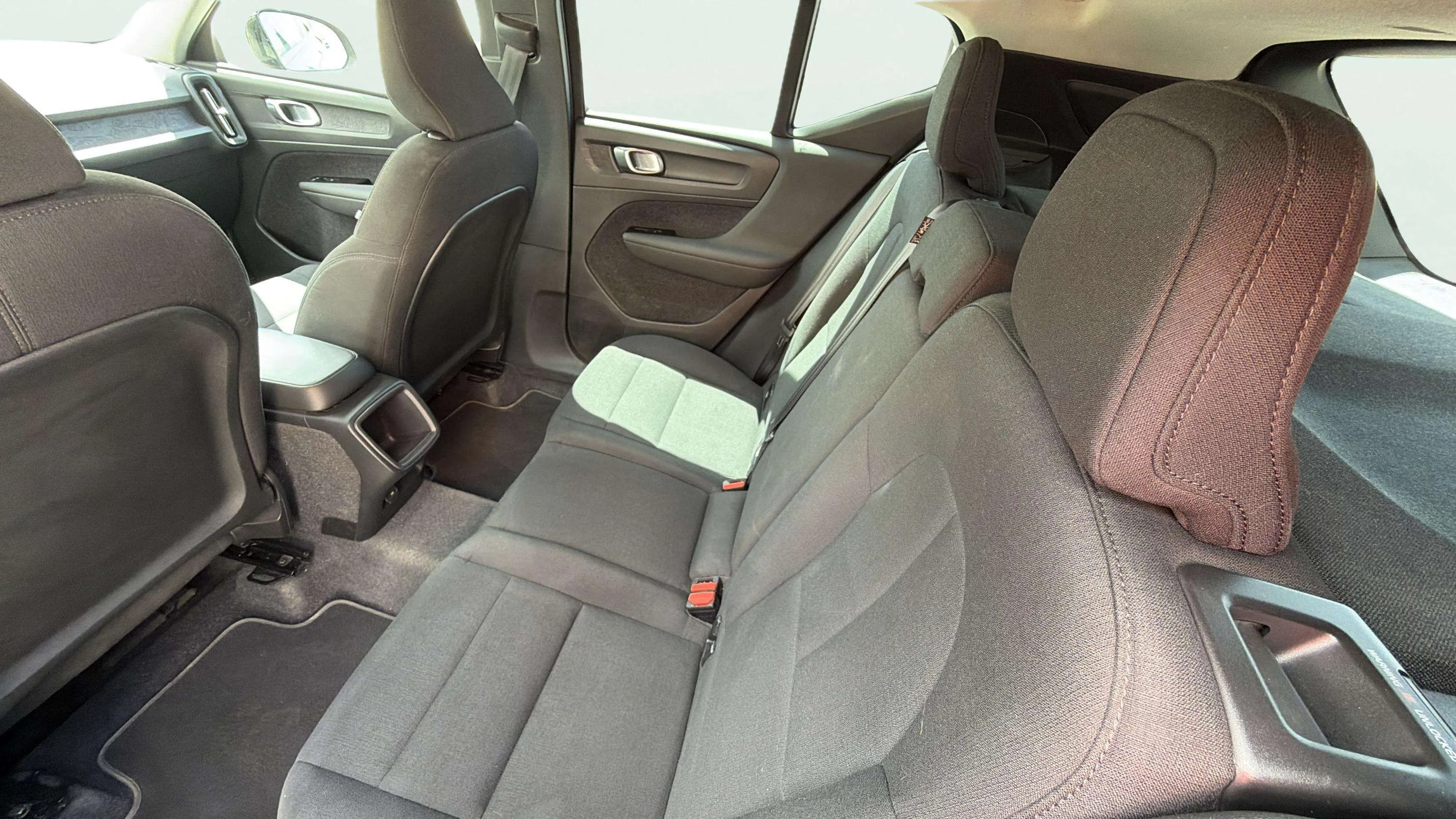 Volvo XC40 1.5 T2 Momentum - foto 17