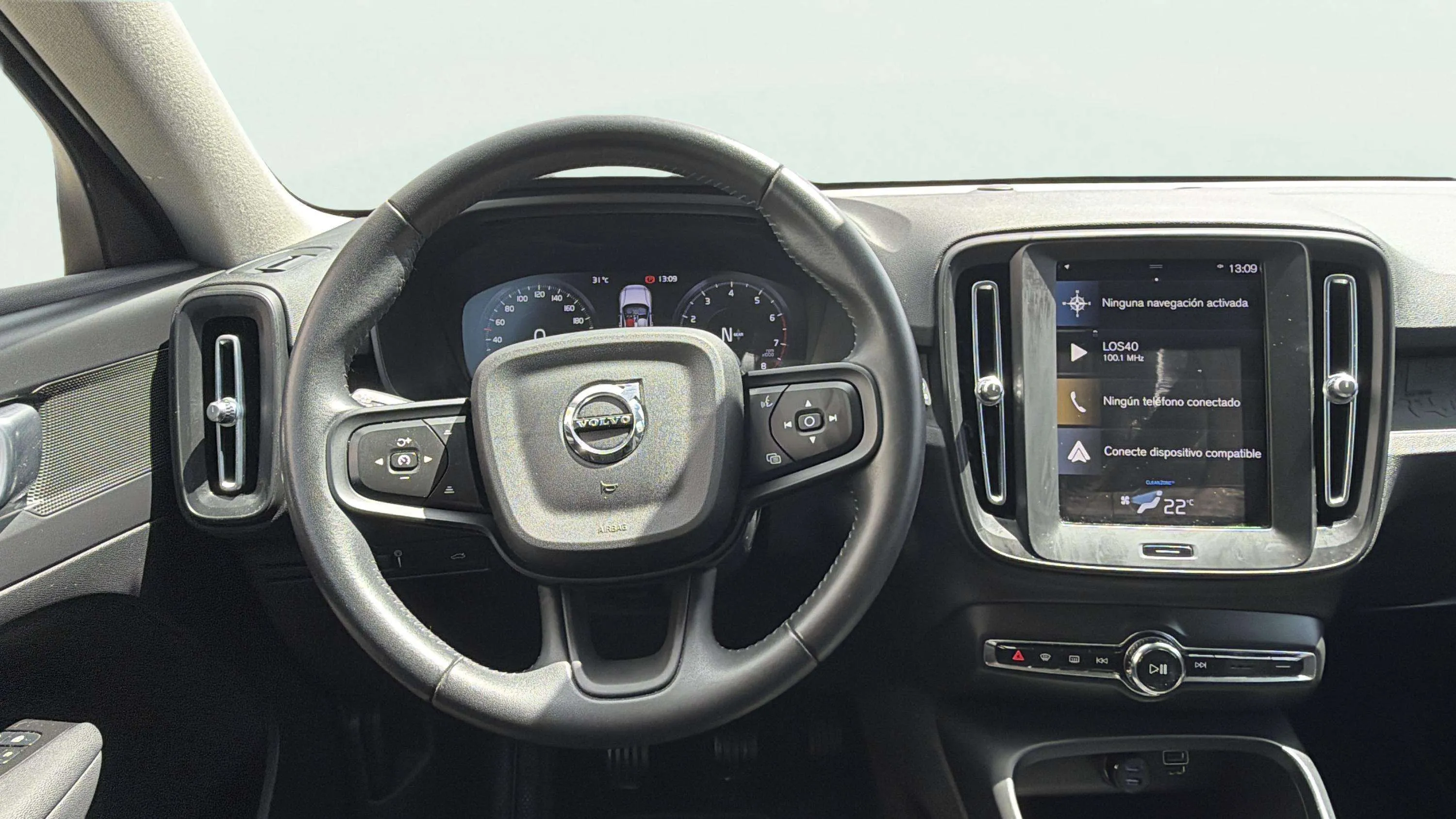 Volvo XC40 1.5 T2 Momentum - foto 11