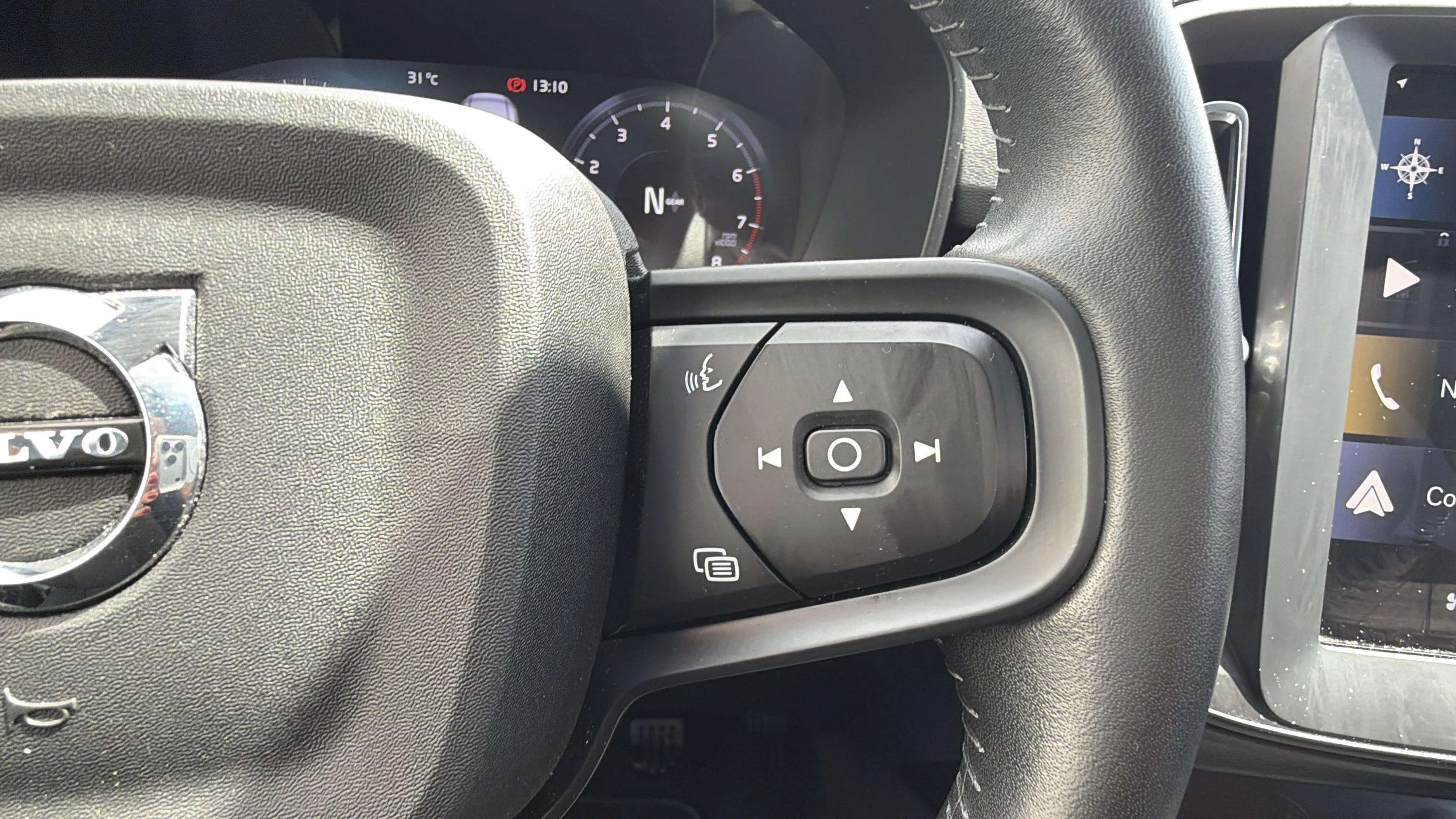 Volvo XC40 1.5 T2 Momentum - foto 14