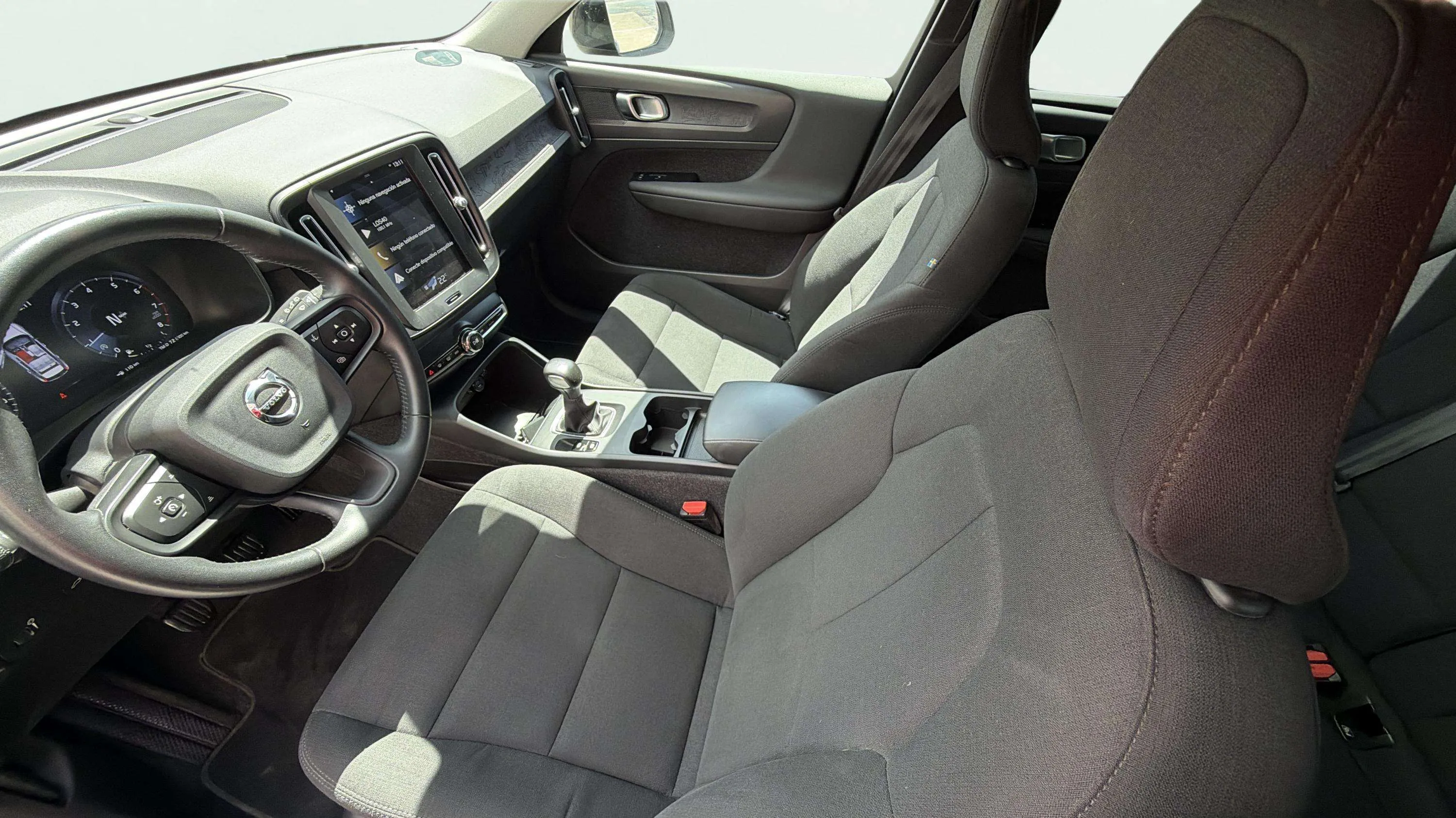 Volvo XC40 1.5 T2 Momentum - foto 9