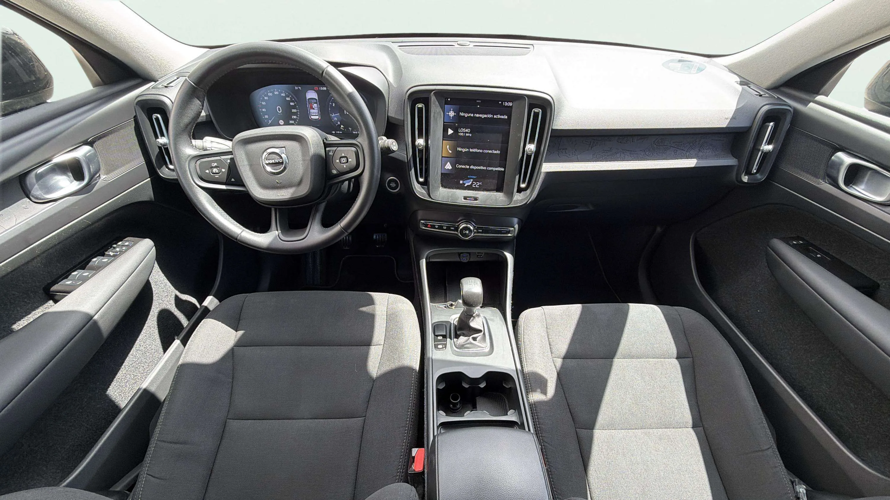 Volvo XC40 1.5 T2 Momentum - foto 10