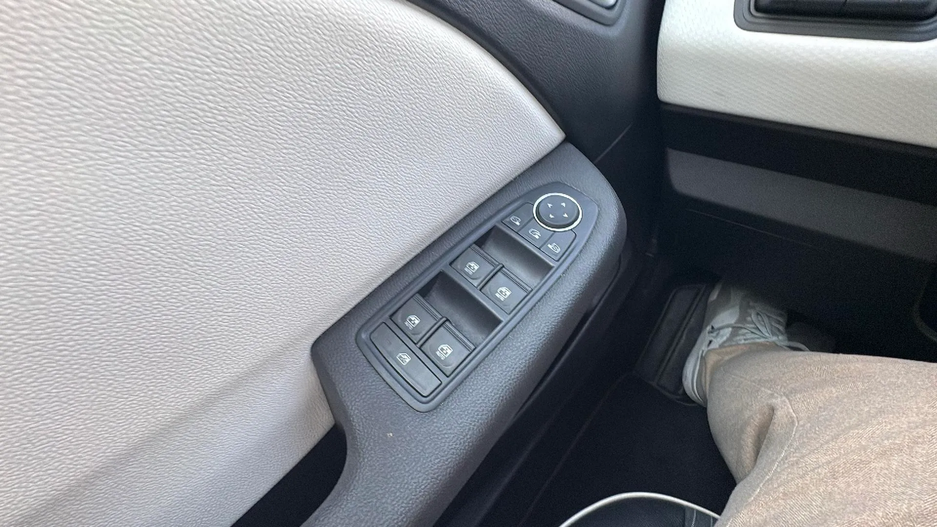 Renault Clio Techno TCe 90 - foto 20