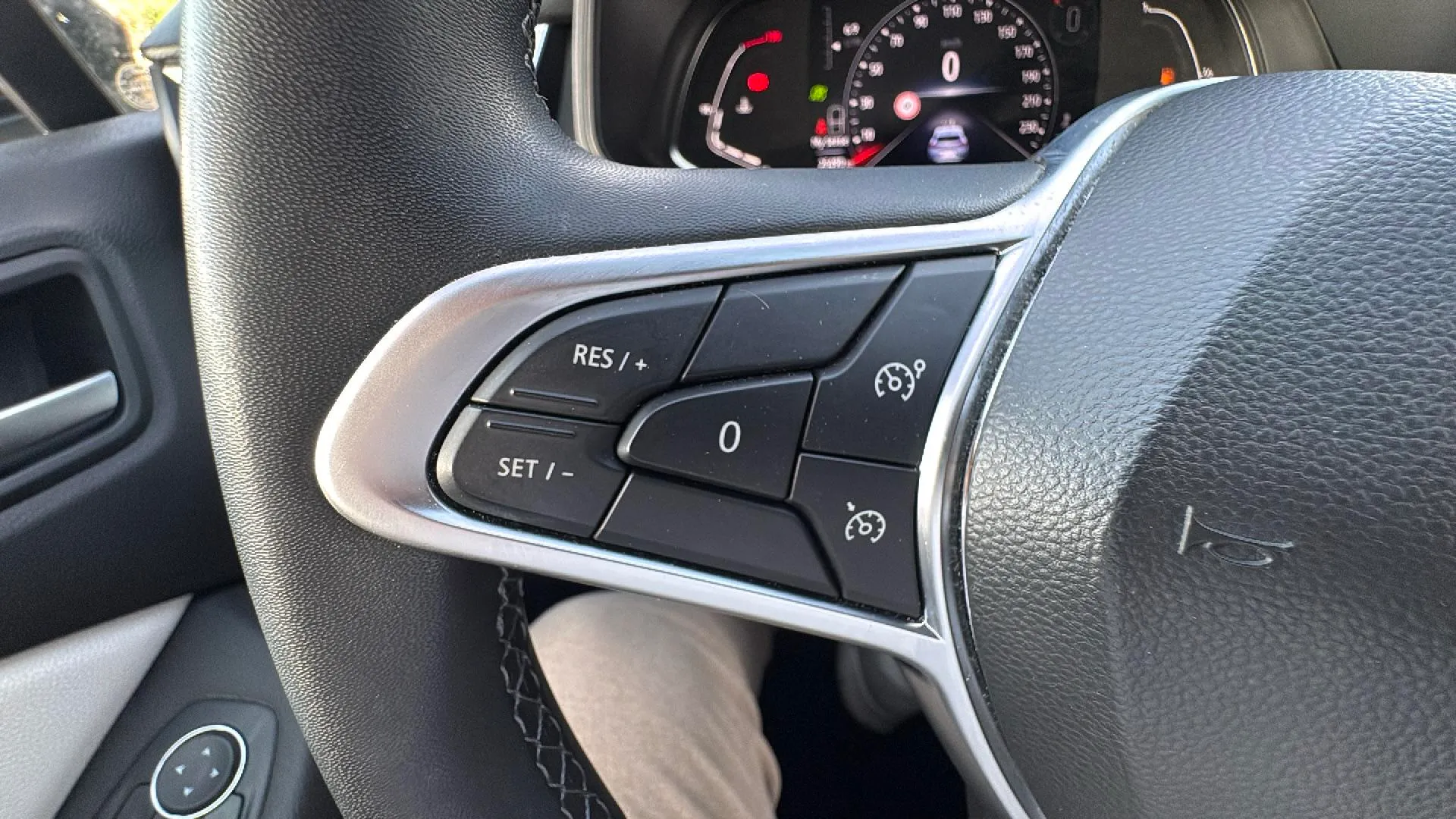 Renault Clio Techno TCe 90 - foto 16