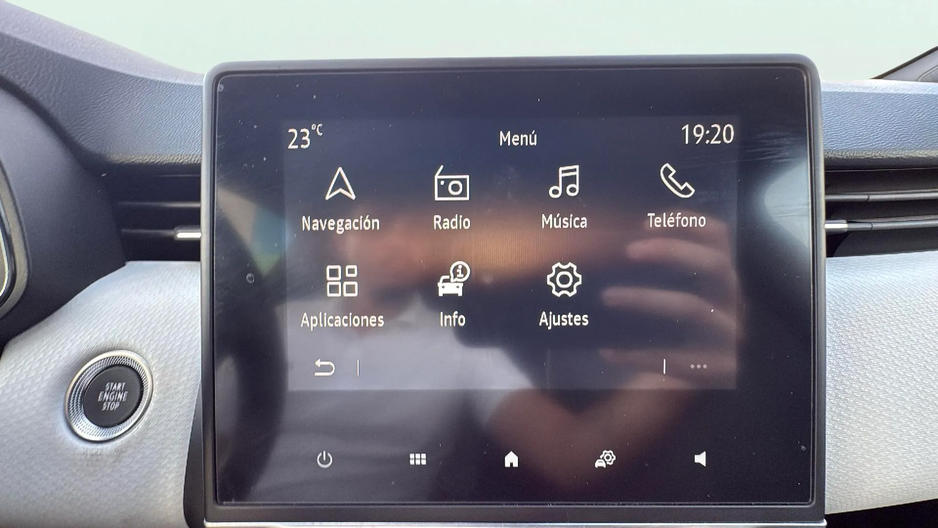 Renault Clio Techno TCe 90 - foto 23