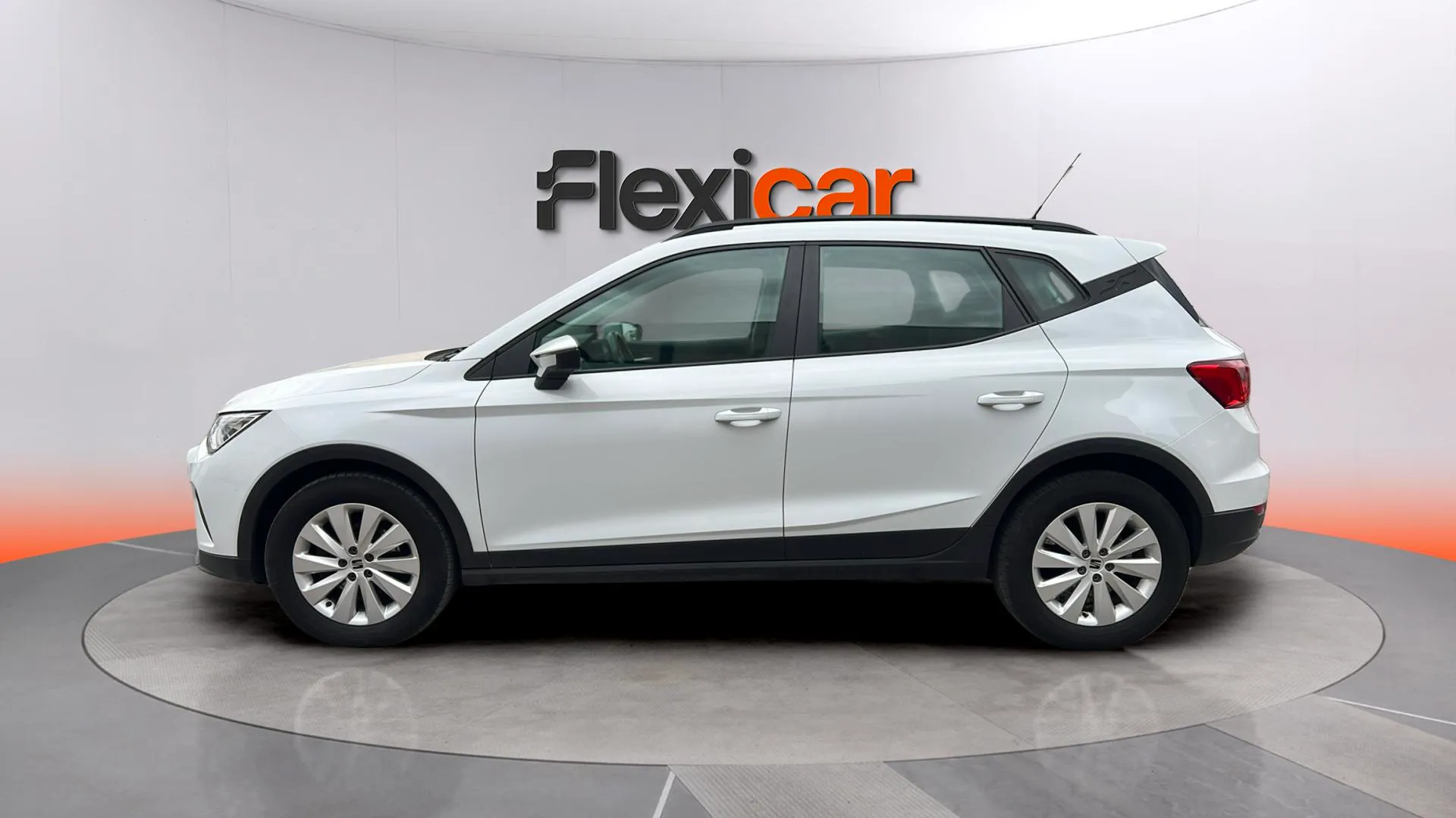 SEAT Arona 1.0 TSI DSG Style XL - foto 2