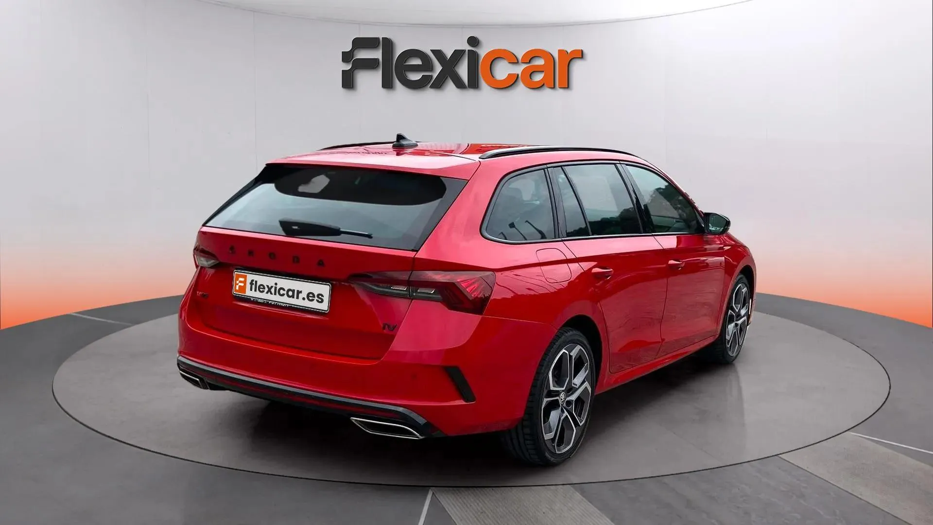 Škoda Octavia Combi 2.0 TSI DSG RS - foto 9