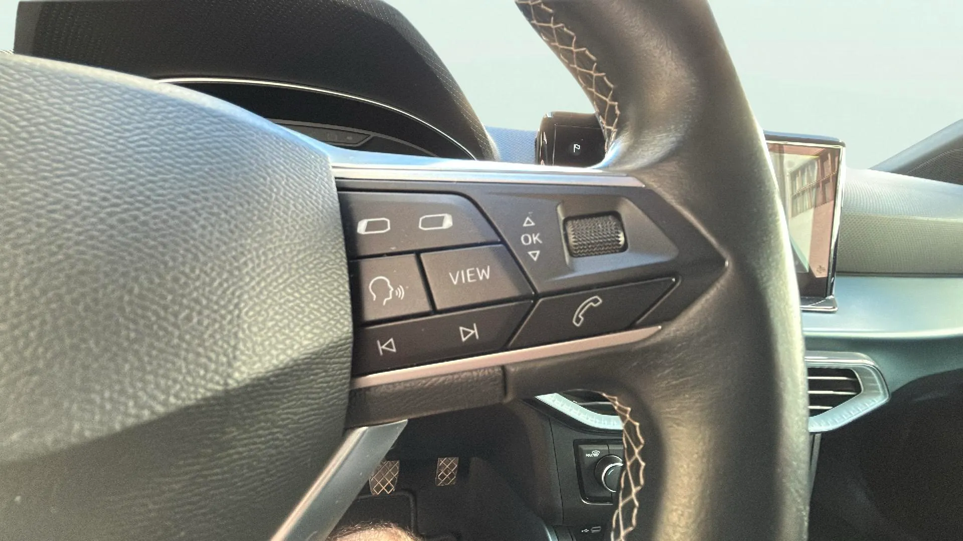 SEAT Arona 1.0 TSI Style Plus - foto 11