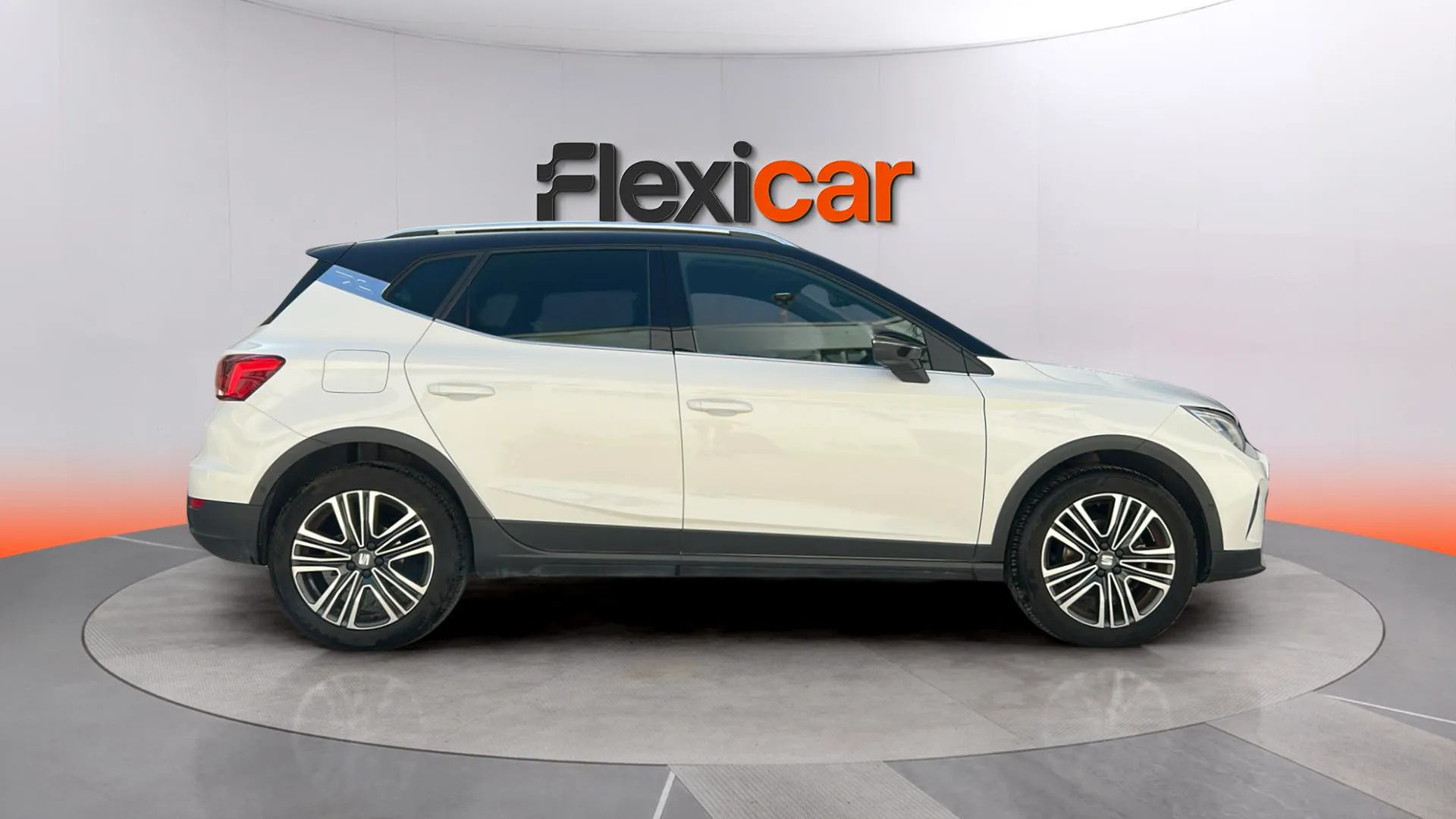 SEAT Arona 1.0 TSI Style Plus - foto 3