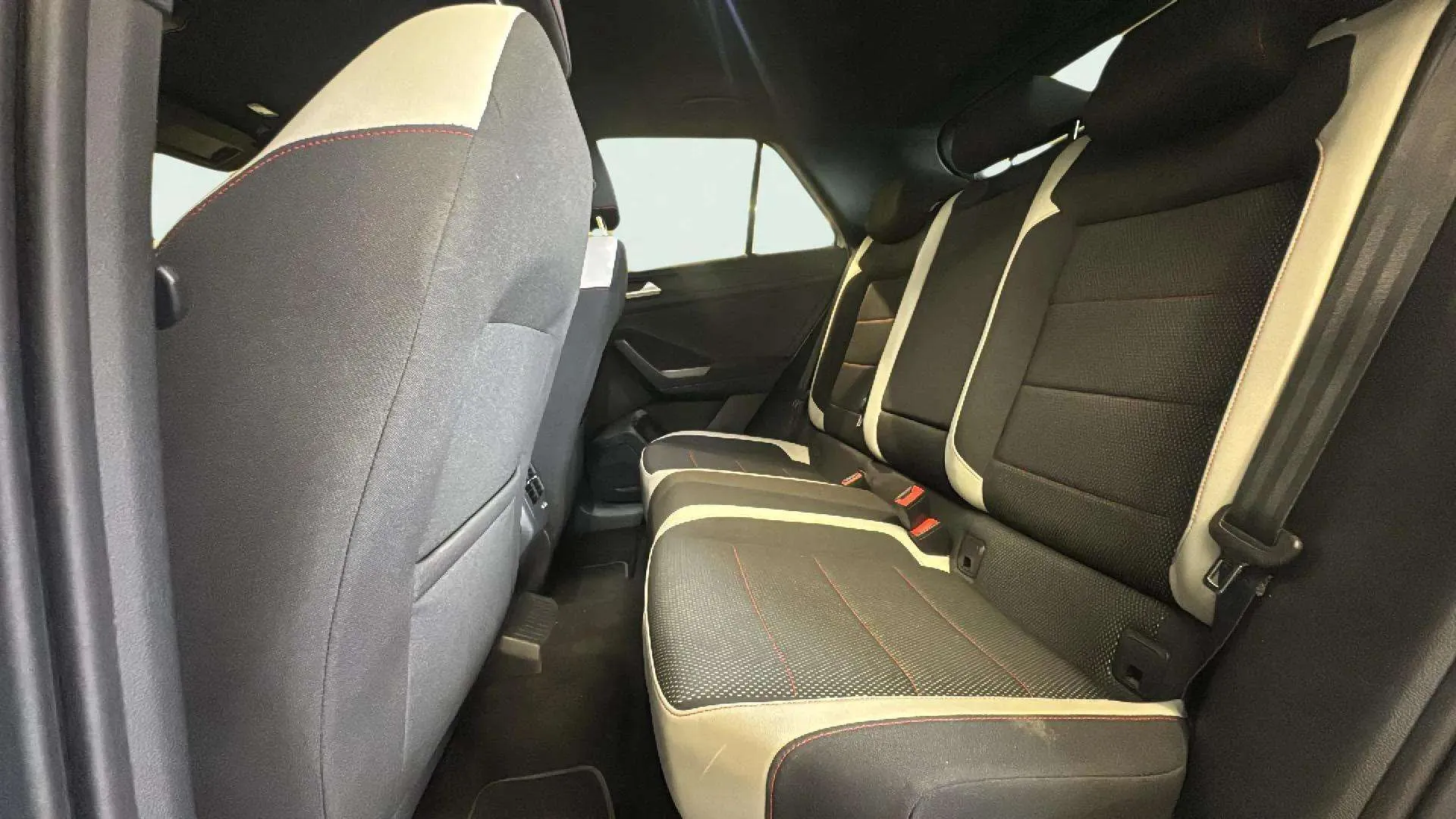 Volkswagen T-Roc Advance 1.5 TSI EVO - foto 17