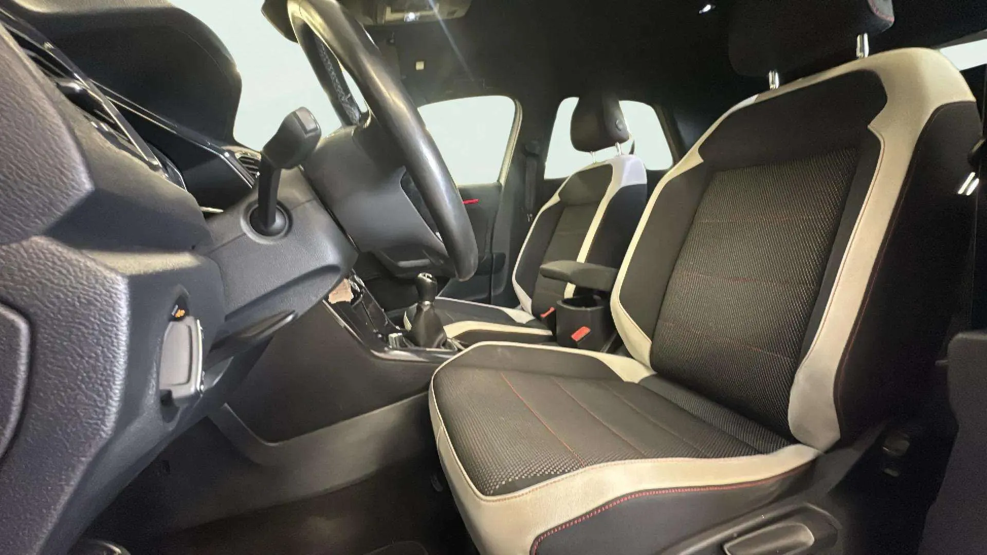 Volkswagen T-Roc Advance 1.5 TSI EVO - foto 16