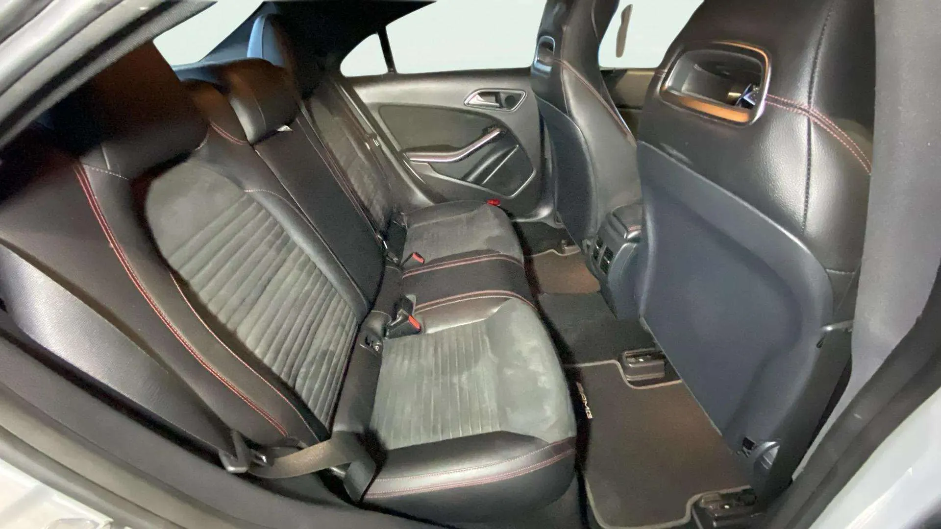 Mercedes-Benz CLA 180 - foto 27