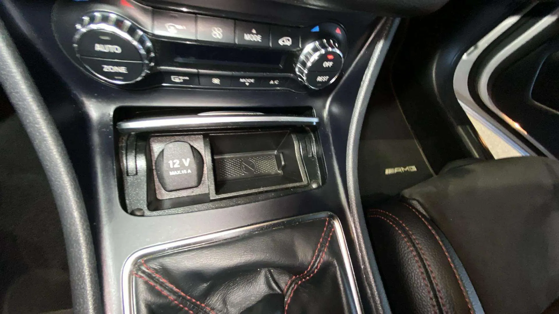Mercedes-Benz CLA 180 - foto 22