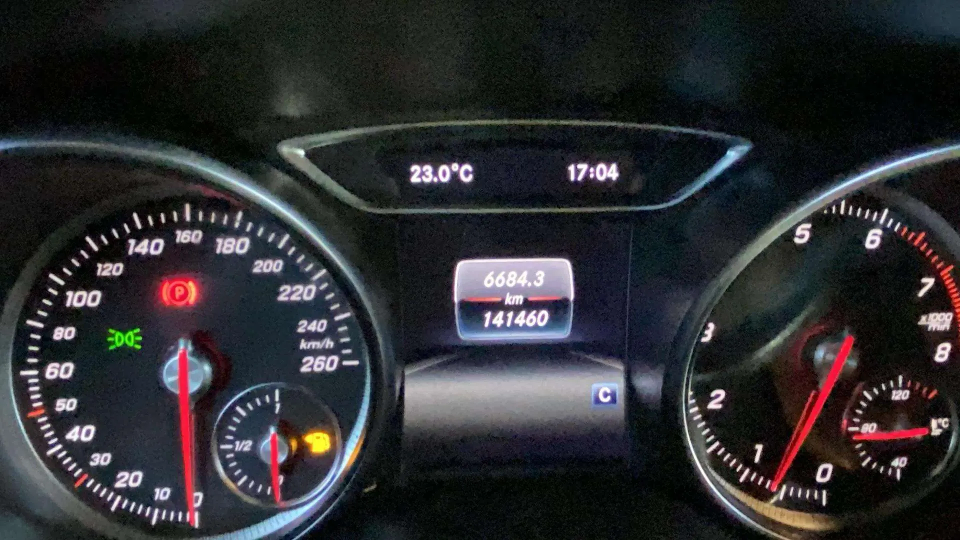 Mercedes-Benz CLA 180 - foto 26