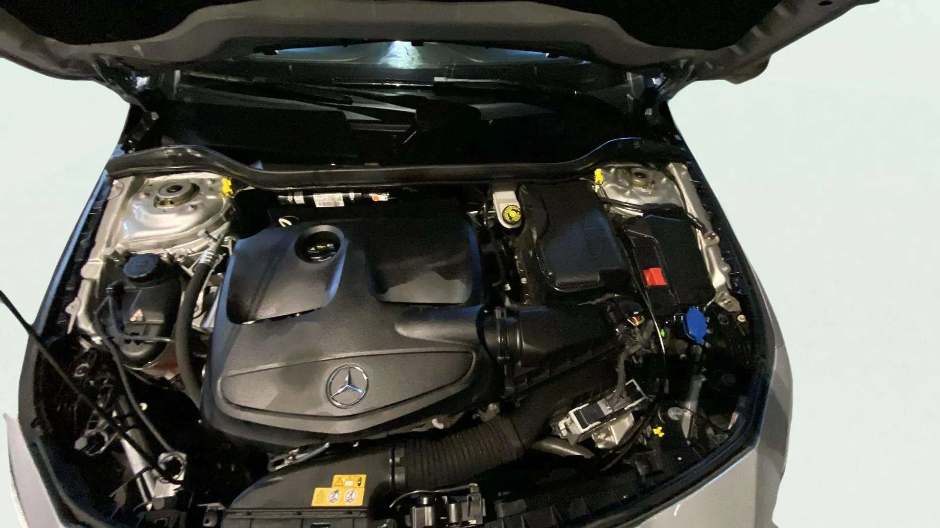 Mercedes-Benz CLA 180 - foto 17