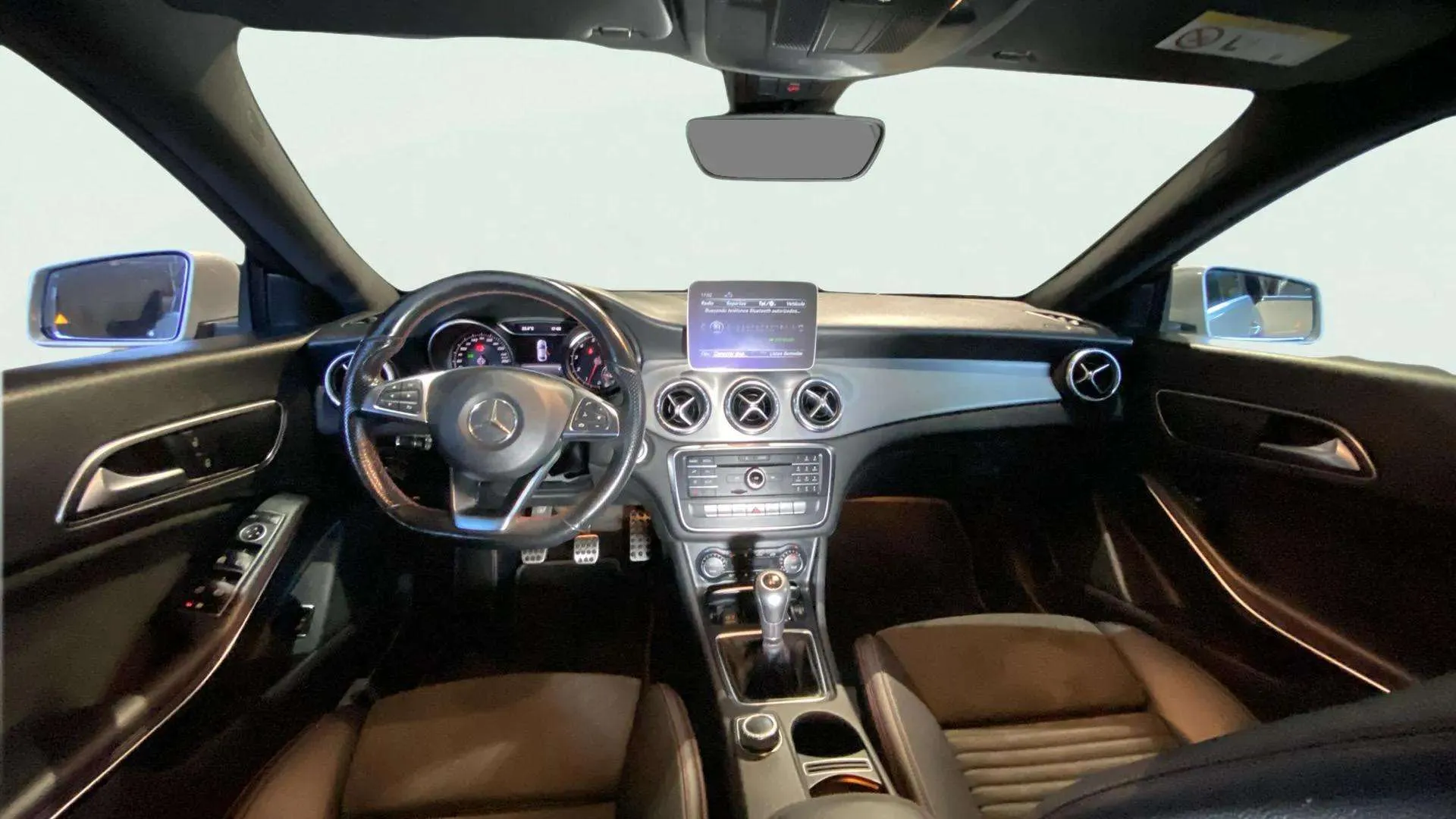 Mercedes-Benz CLA 180 - foto 14