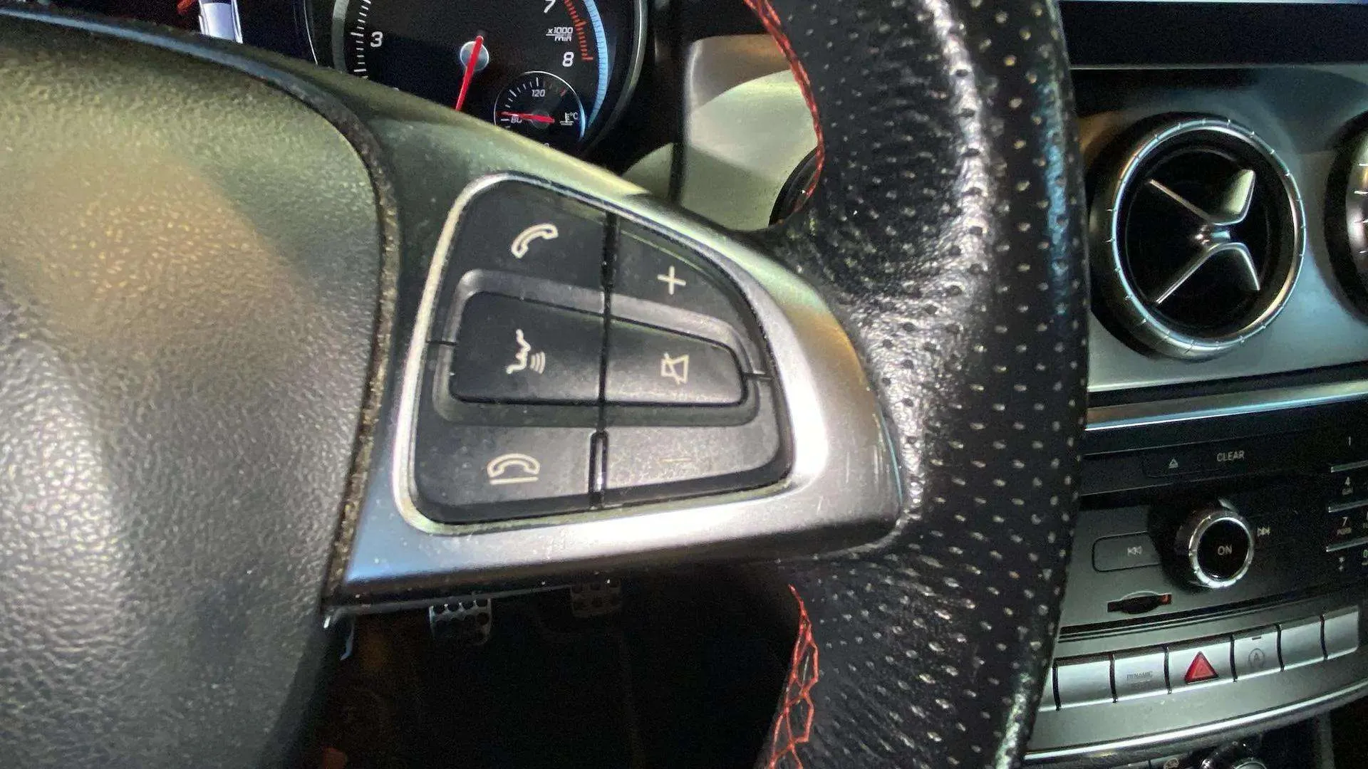 Mercedes-Benz CLA 180 - foto 20