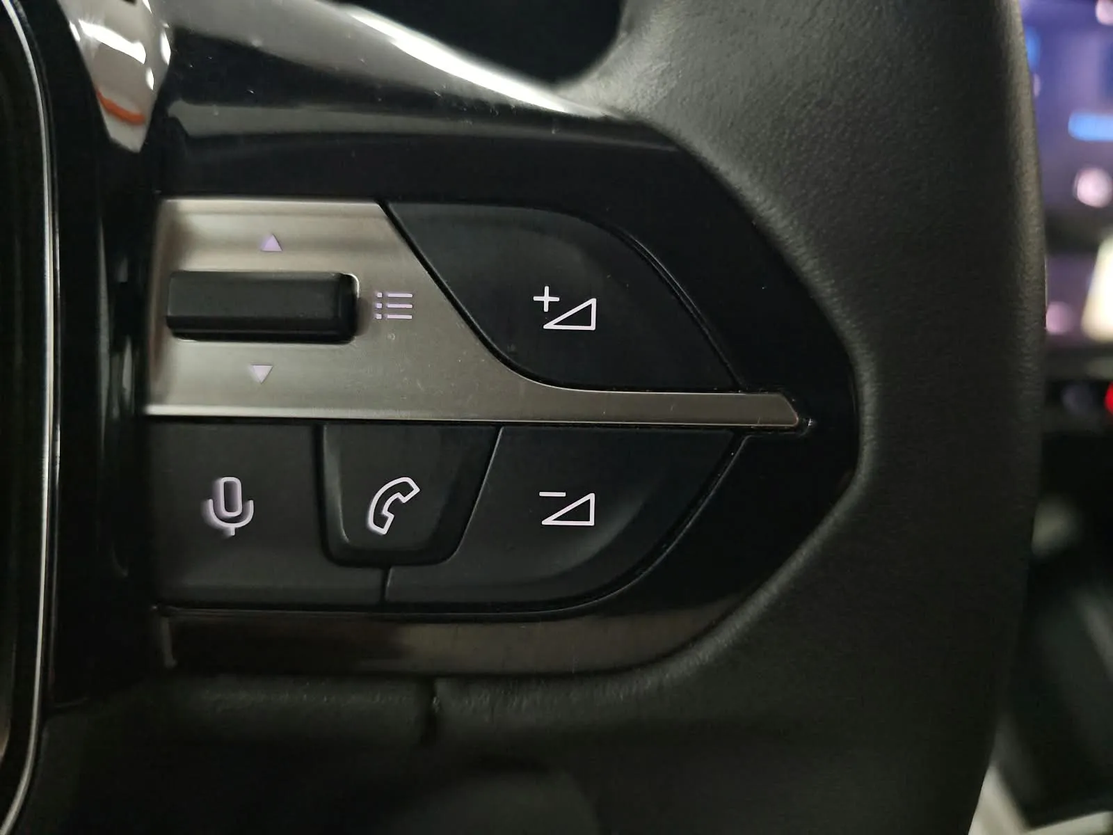 Peugeot 408 Allure Pack PureTech 130 EAT8 - foto 17