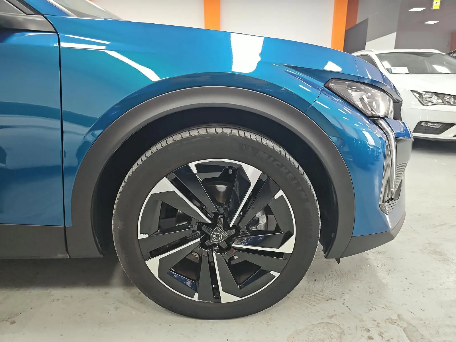 Peugeot 408 Allure Pack PureTech 130 EAT8 - foto 8