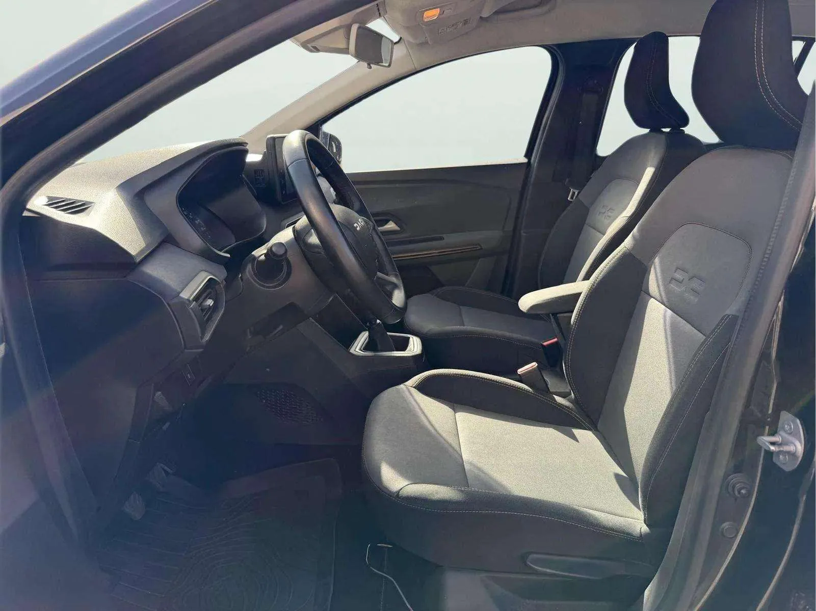 Dacia Sandero Expression TCe 100 - foto 9
