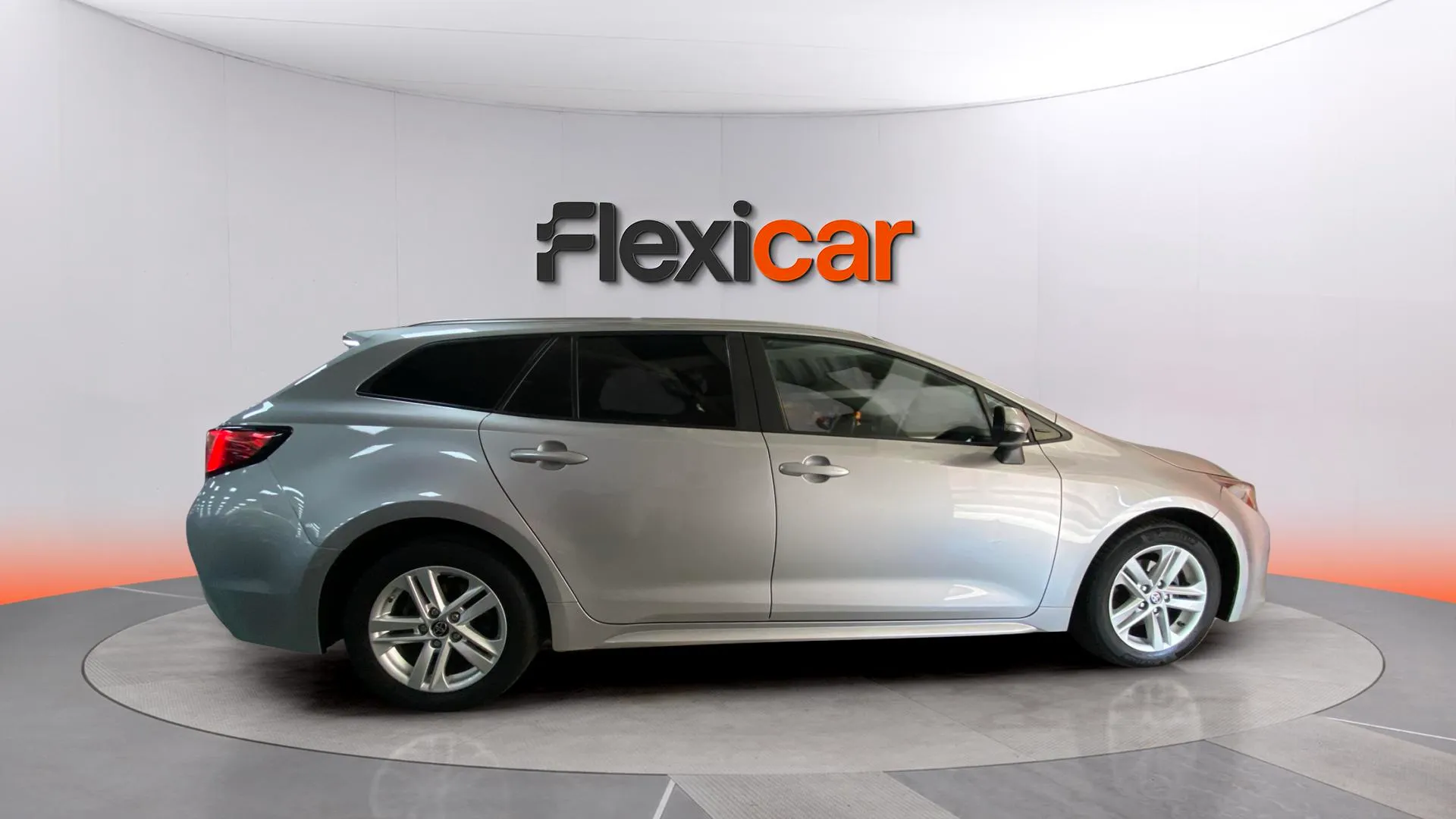 Toyota Corolla 1.8 125H Active Tech E-CVT - foto 8