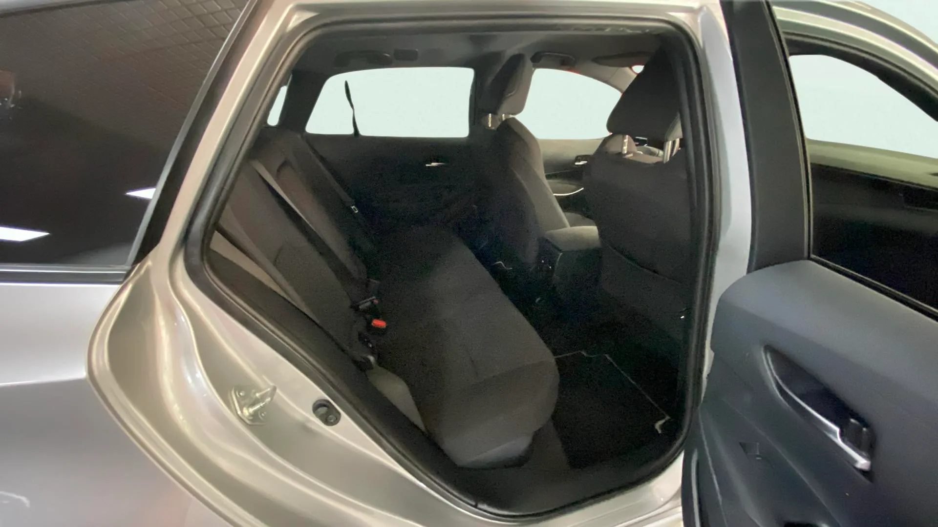 Toyota Corolla 1.8 125H Active Tech E-CVT - foto 24