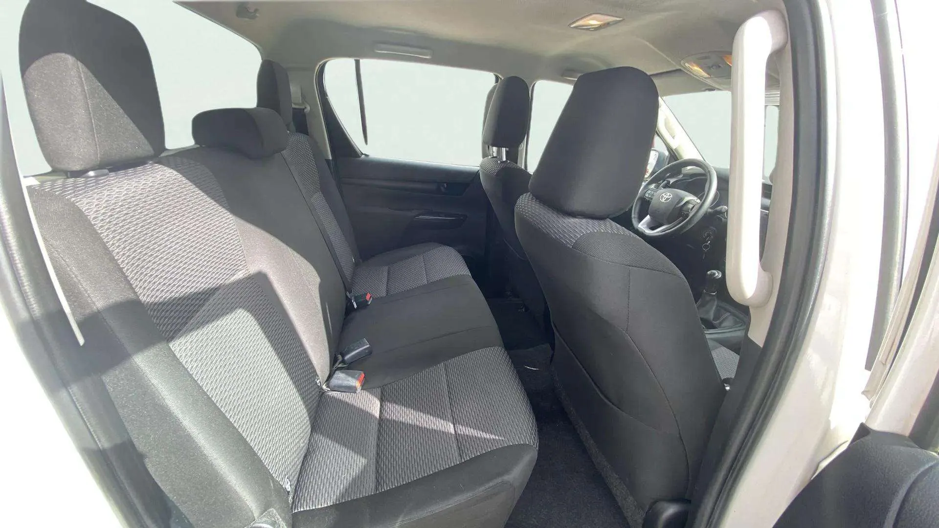 Toyota Hilux 2.4 D-4D Cabina Doble GX - foto 17