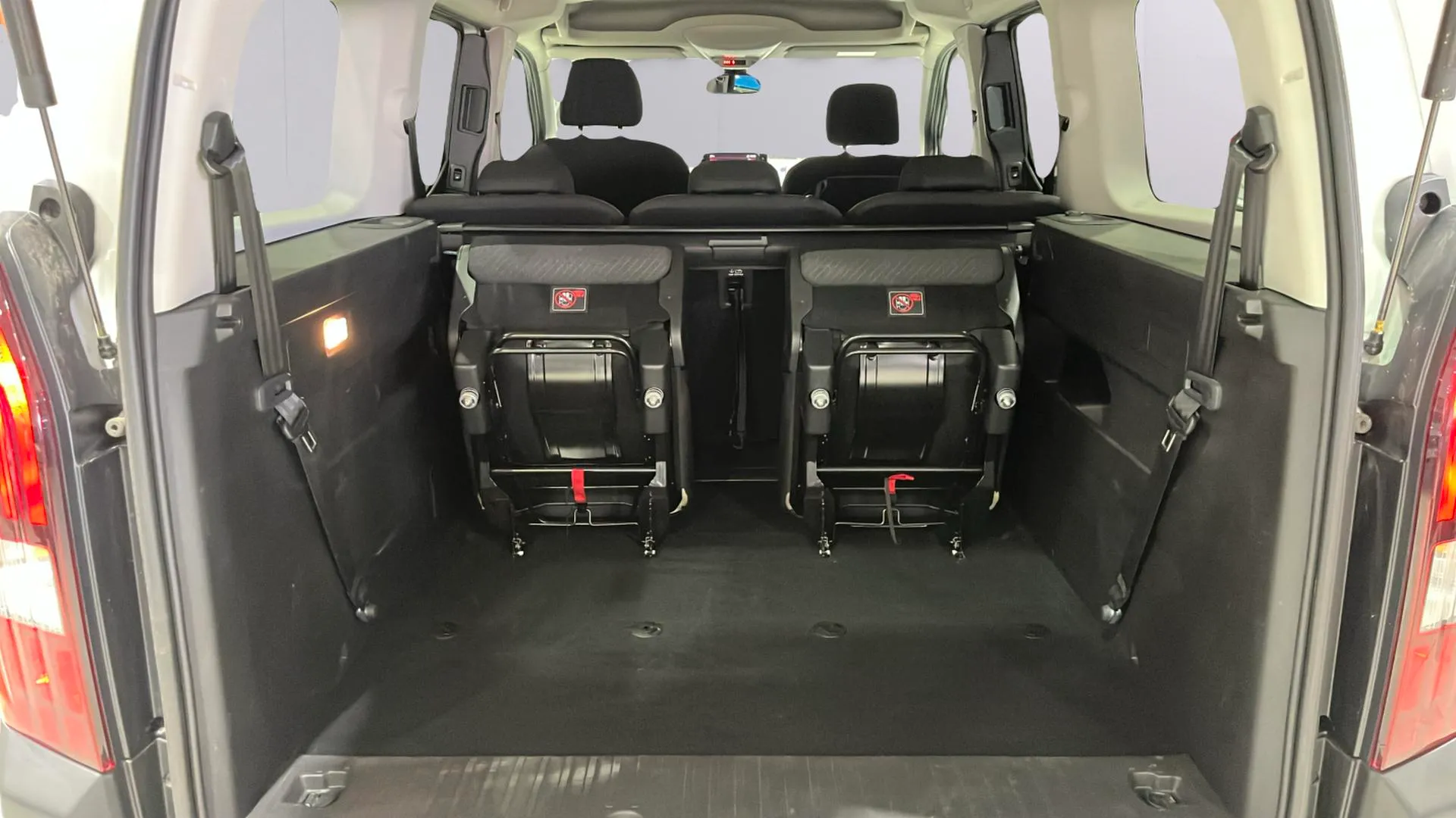 Peugeot Rifter Allure Pack Standard PureTech EAT8 - foto 11