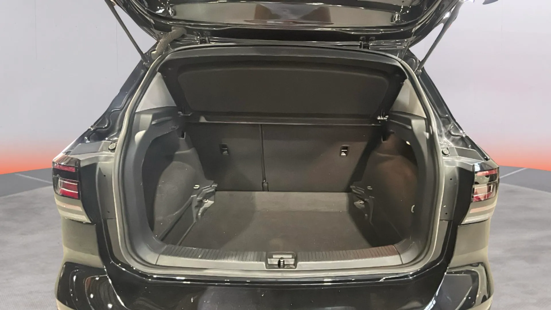 Volkswagen T-Cross Sport 1.0 TSI DSG - foto 18