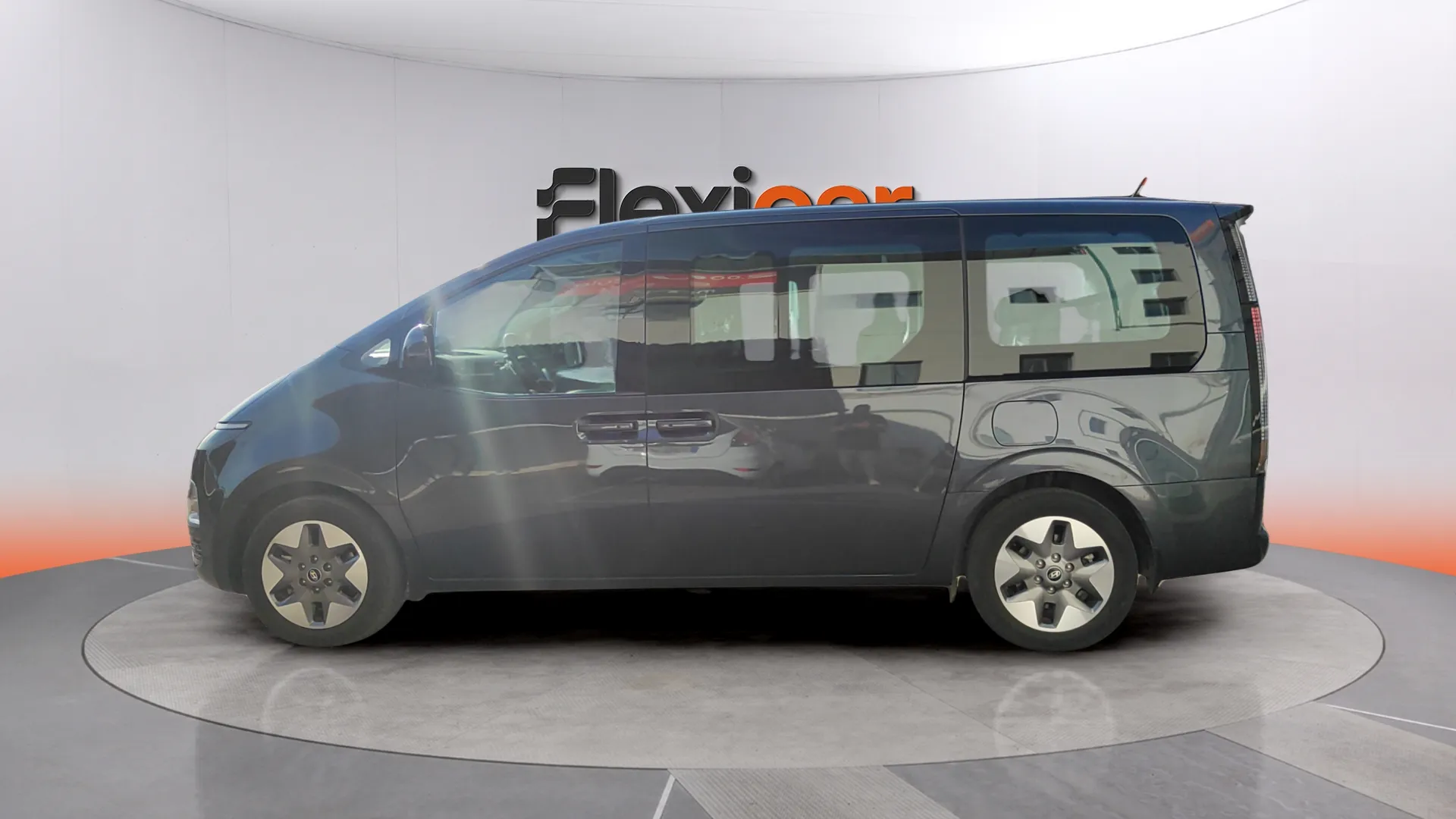 Hyundai STARIA 9S HEV 1.6 T-GDi Tecno - foto 4