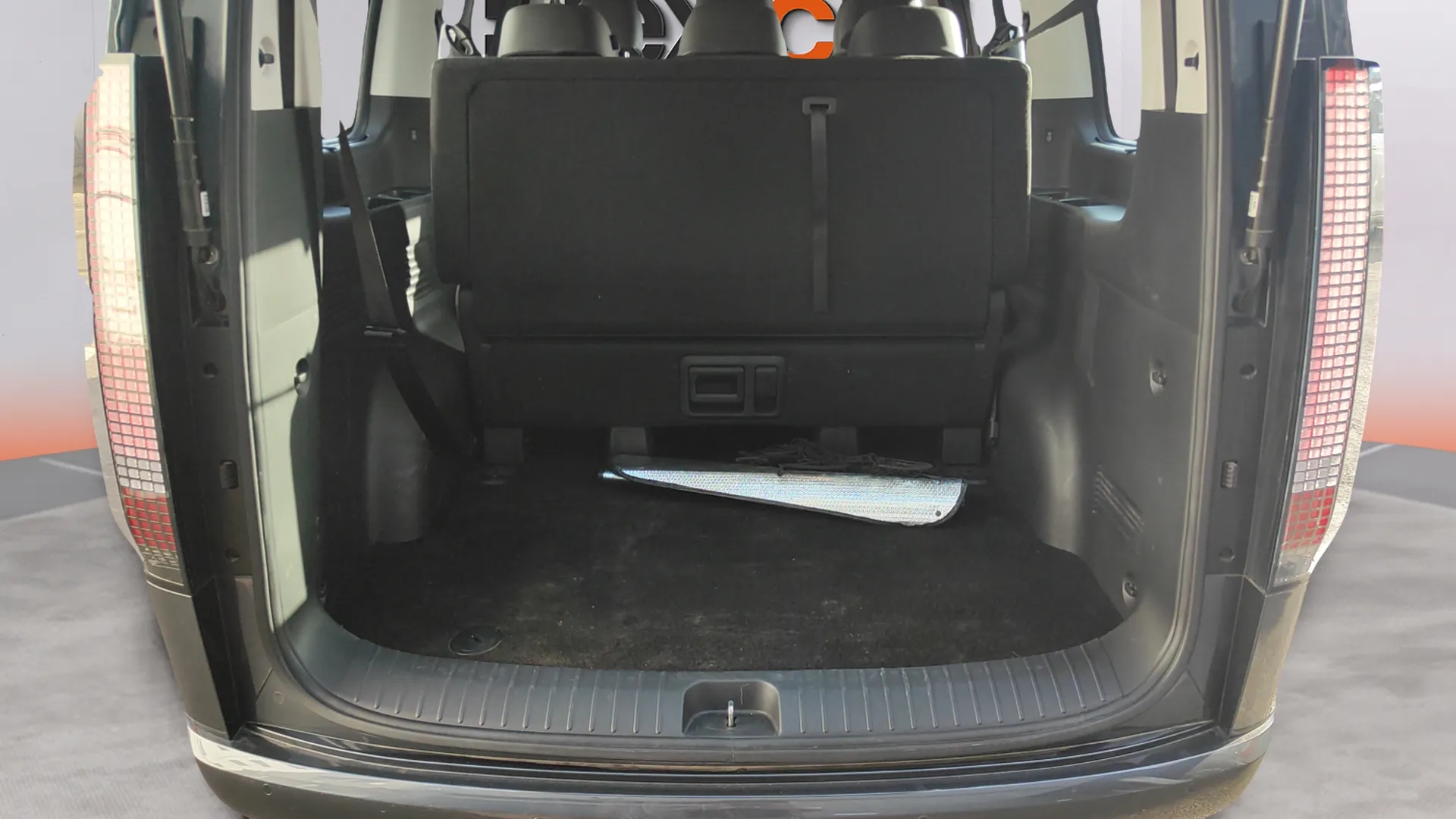 Hyundai STARIA 9S HEV 1.6 T-GDi Tecno - foto 21