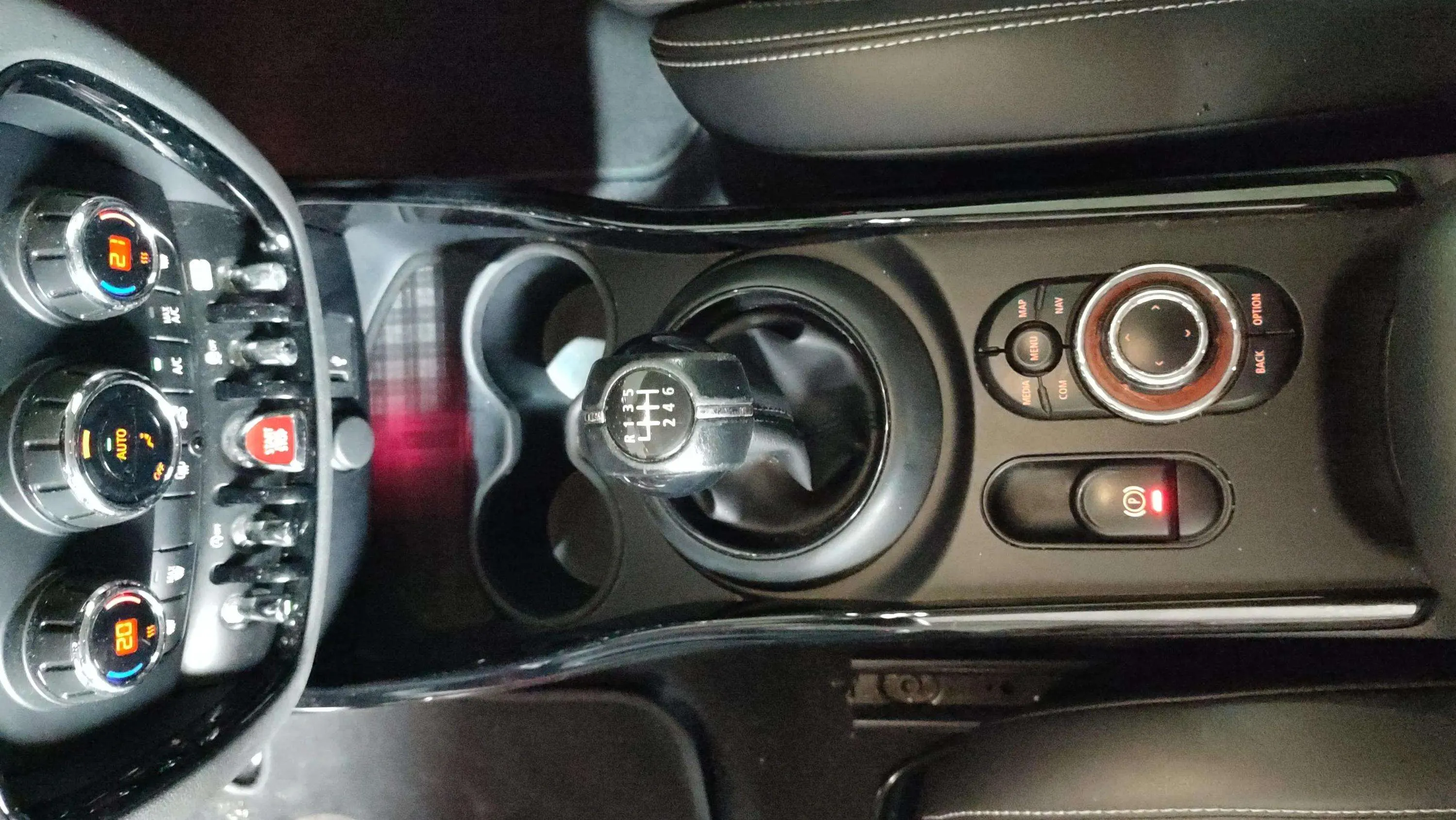 MINI Clubman Cooper D - foto 18