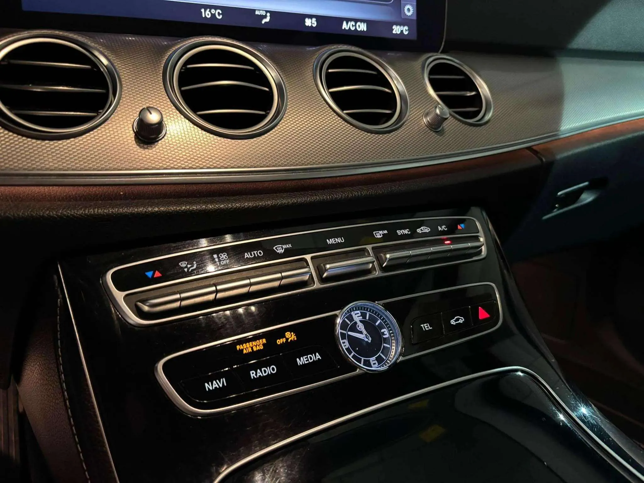Mercedes-Benz Clase E E 220 d - foto 14