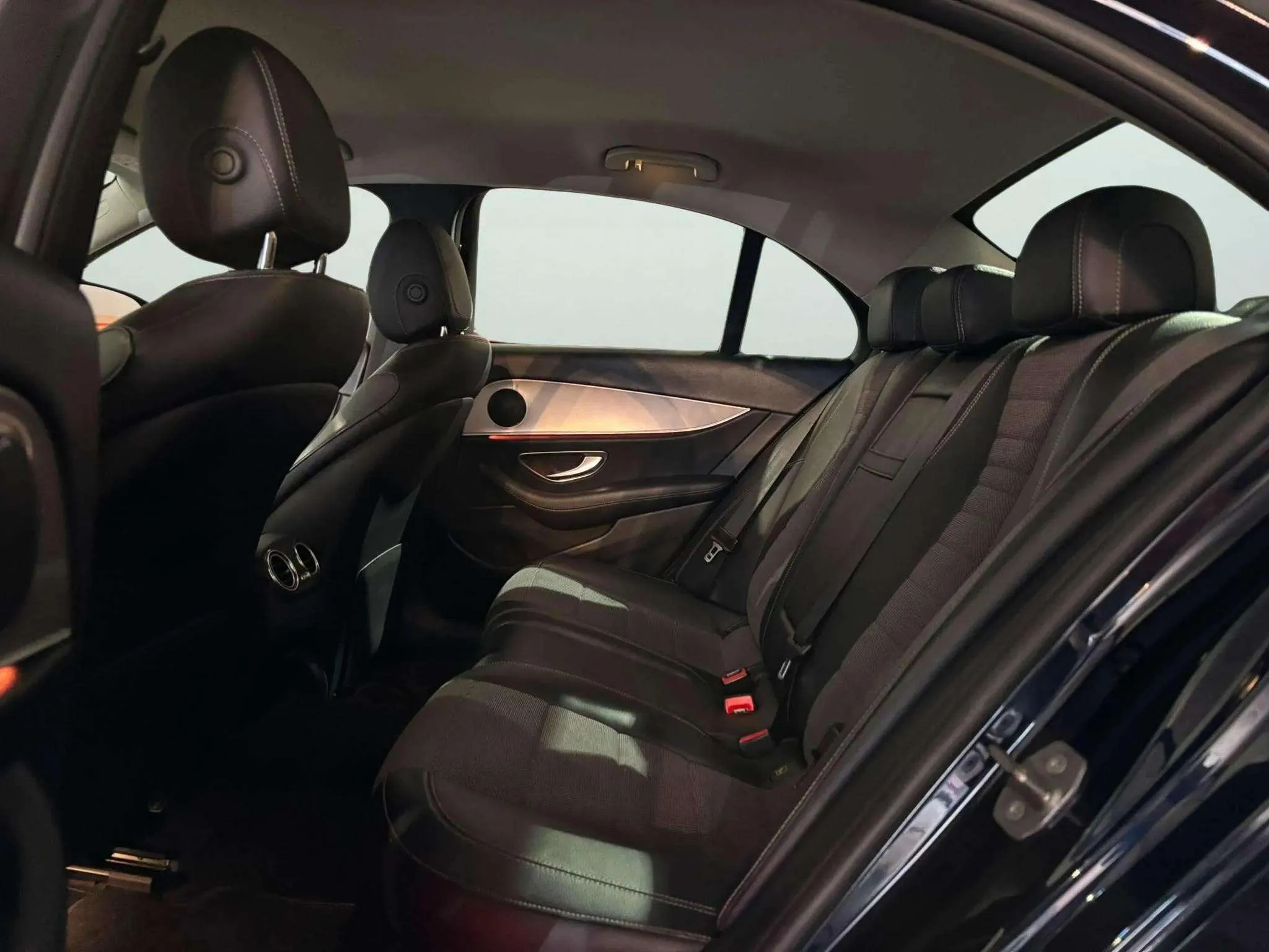 Mercedes-Benz Clase E E 220 d - foto 9