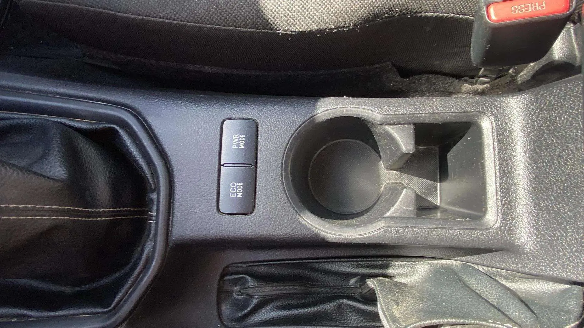 Toyota Hilux - foto 28
