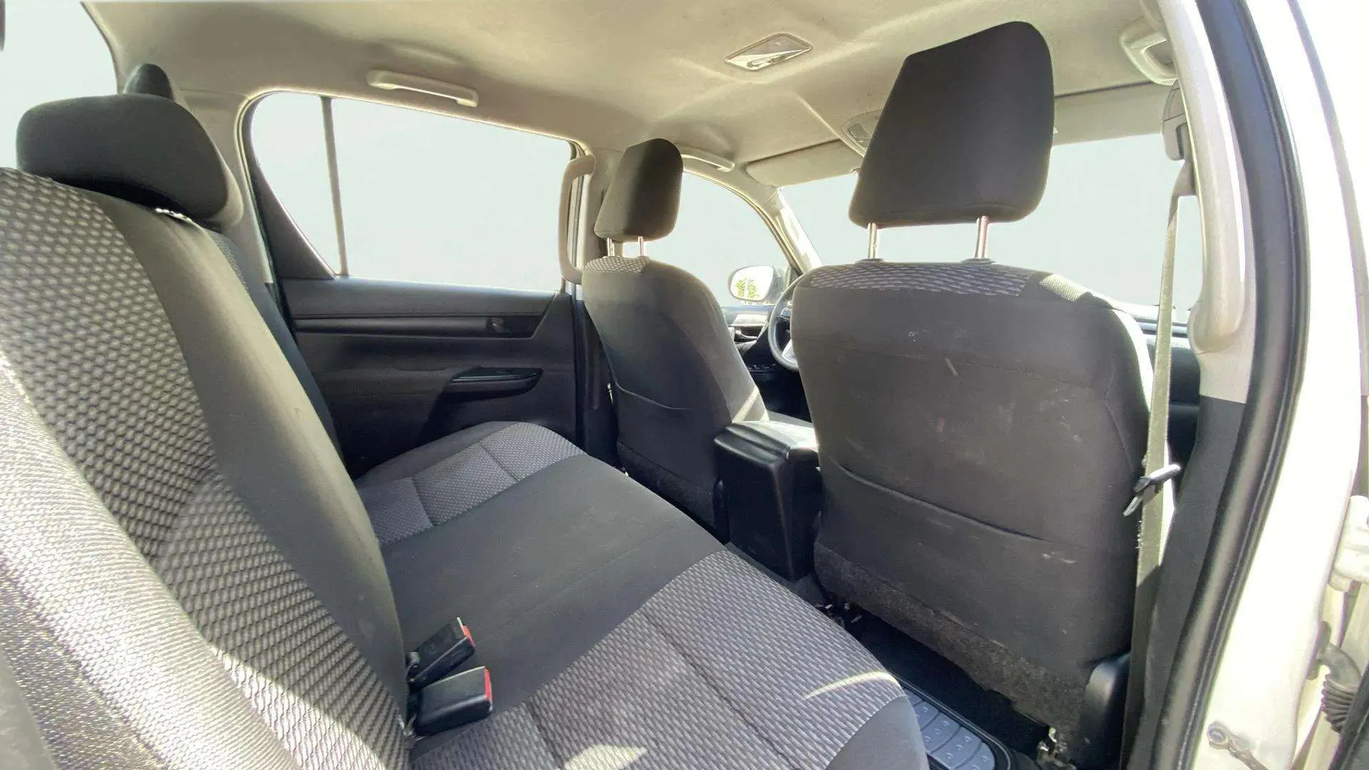 Toyota Hilux - foto 16